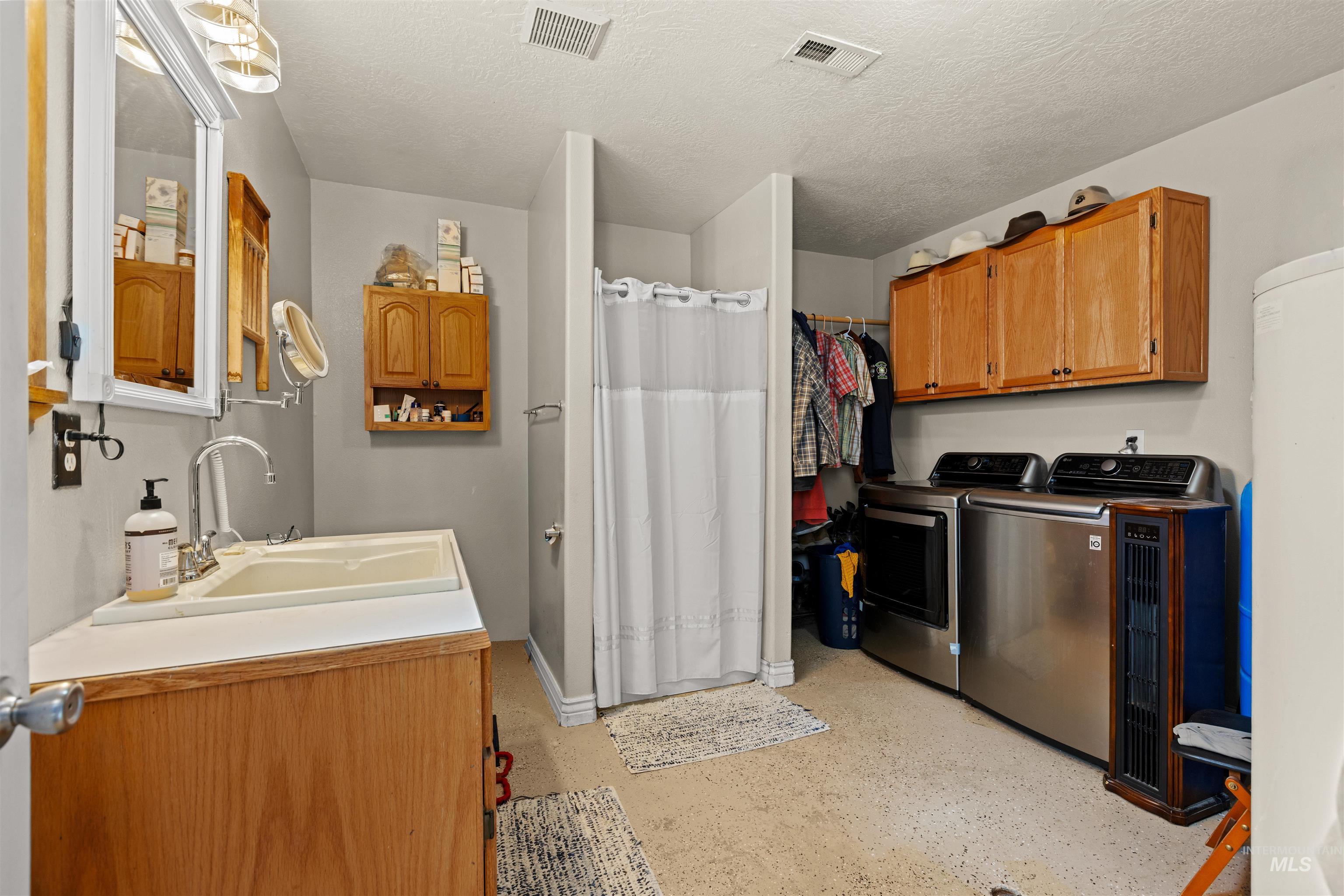 6505 Horse Haven Ln, Emmett, Idaho 83617, 3 Bedrooms, 3 Bathrooms, Residential For Sale, Price $985,000, 99003717
