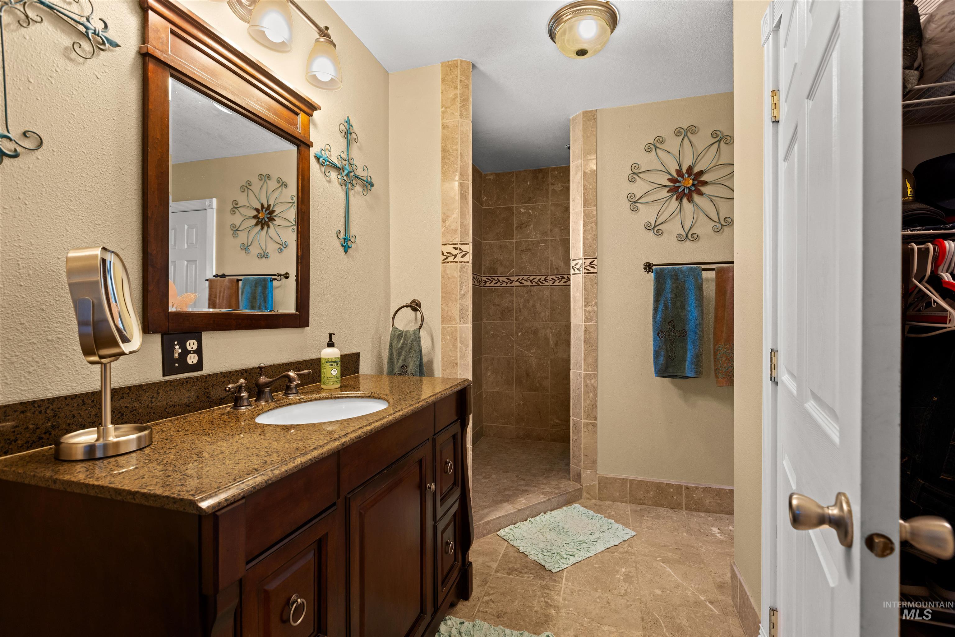 6505 Horse Haven Ln, Emmett, Idaho 83617, 3 Bedrooms, 3 Bathrooms, Residential For Sale, Price $985,000, 99003717