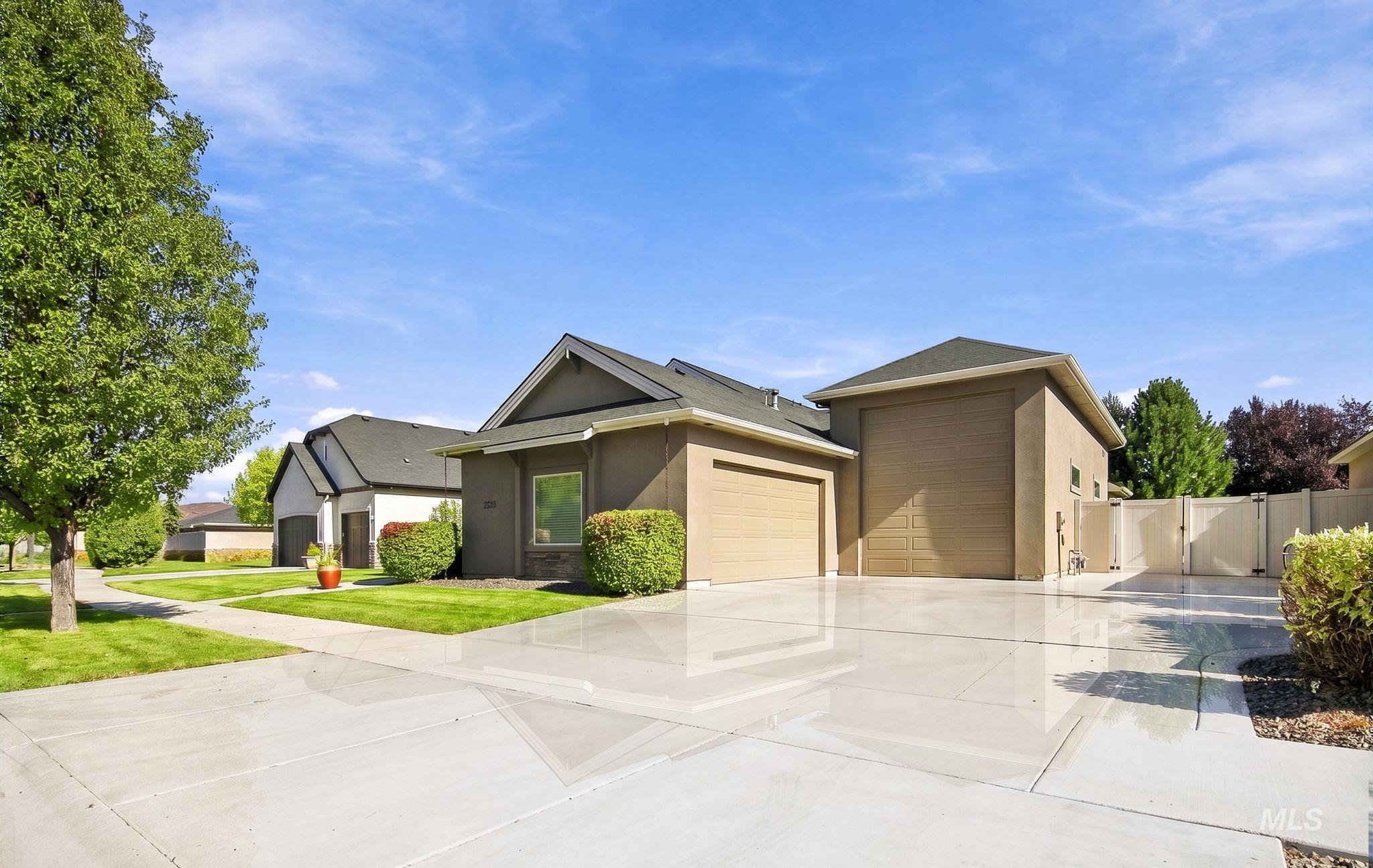 2598 E Granadillo Dr, Meridian, Idaho 83646, 4 Bedrooms, 3 Bathrooms, Residential For Sale, Price $895,000, 99003718