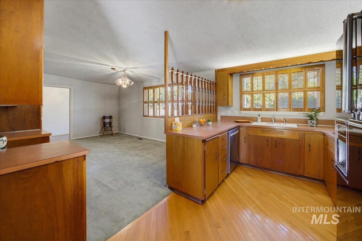 6123 W Northview St, Boise, Idaho 83704, 3 Bedrooms, 2 Bathrooms, Residential For Sale, Price $500,000, 99003719