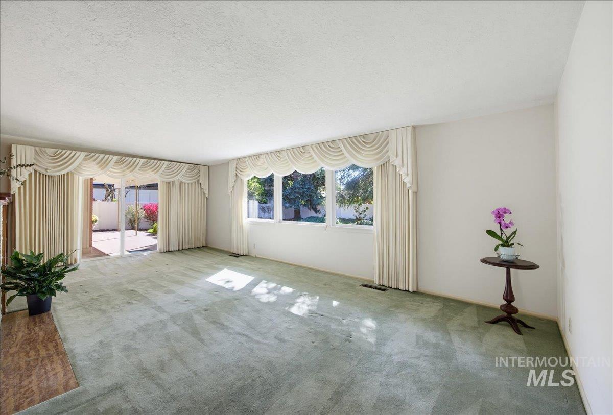 6123 W Northview St, Boise, Idaho 83704, 3 Bedrooms, 2 Bathrooms, Residential For Sale, Price $500,000, 99003719