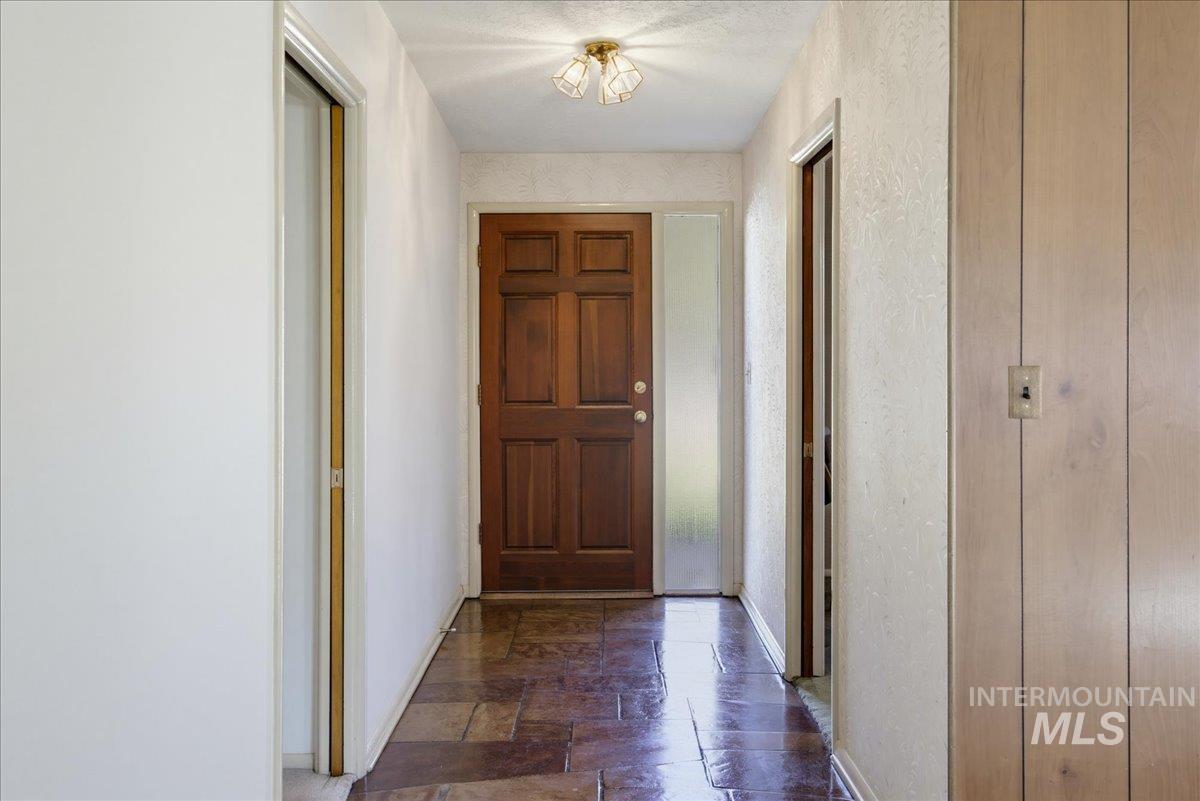 6123 W Northview St, Boise, Idaho 83704, 3 Bedrooms, 2 Bathrooms, Residential For Sale, Price $500,000, 99003719