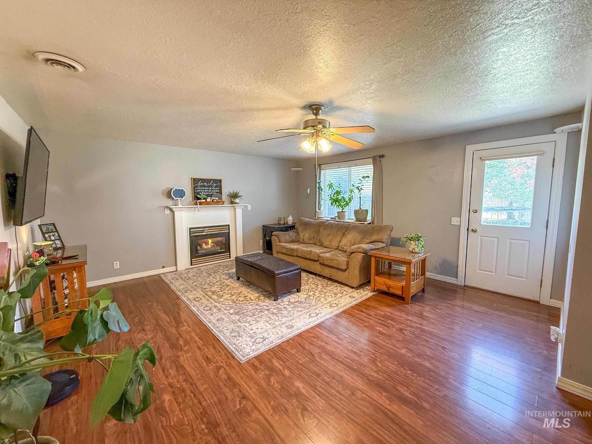 620 E Cougar Dr., Meridian, Idaho 83646, 3 Bedrooms, 2 Bathrooms, Residential For Sale, Price $419,000, 99003720