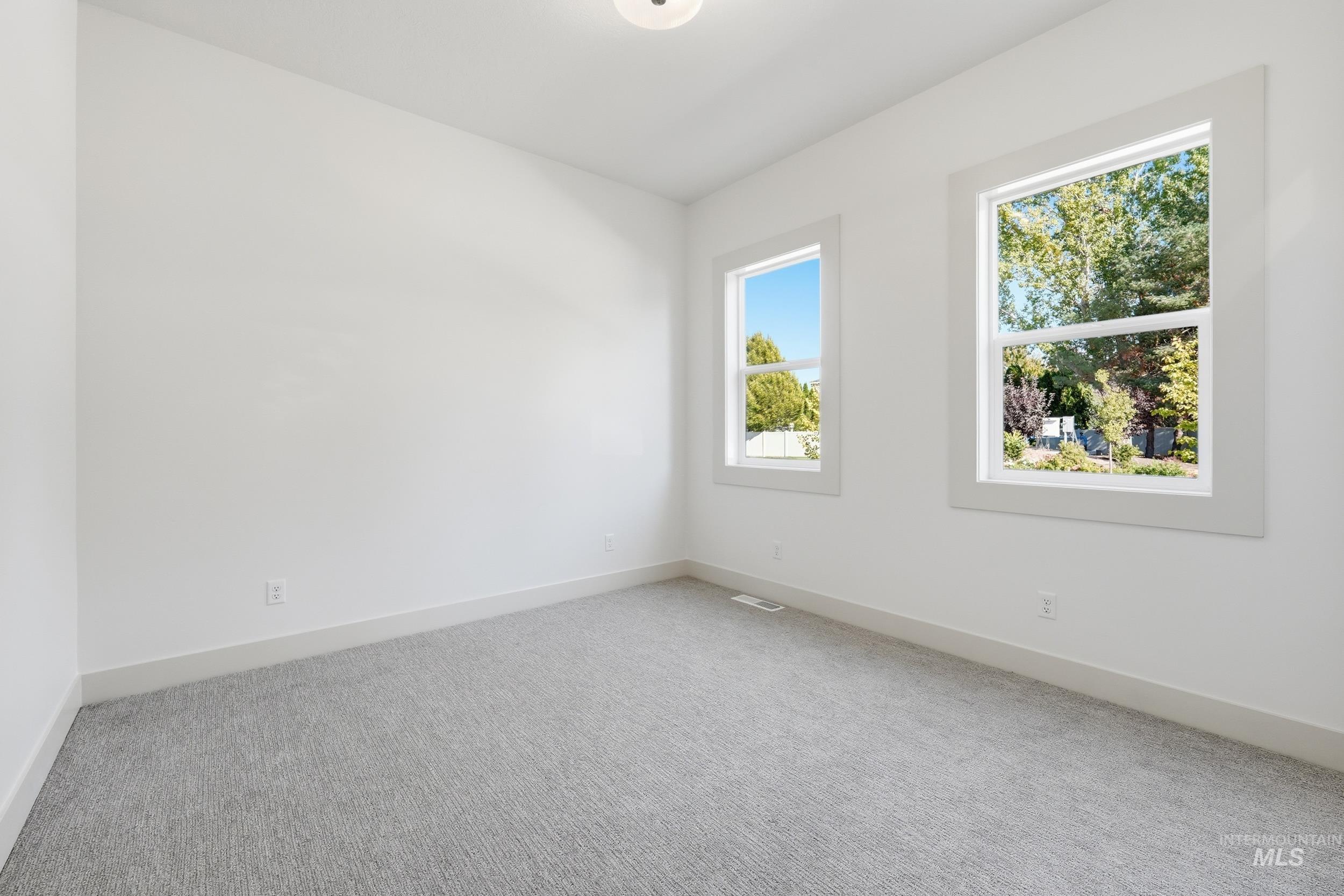 2530 E Eagle View St., Meridian, Idaho 83646, 3 Bedrooms, 2 Bathrooms, Residential For Sale, Price $759,900,MLS 99003722
