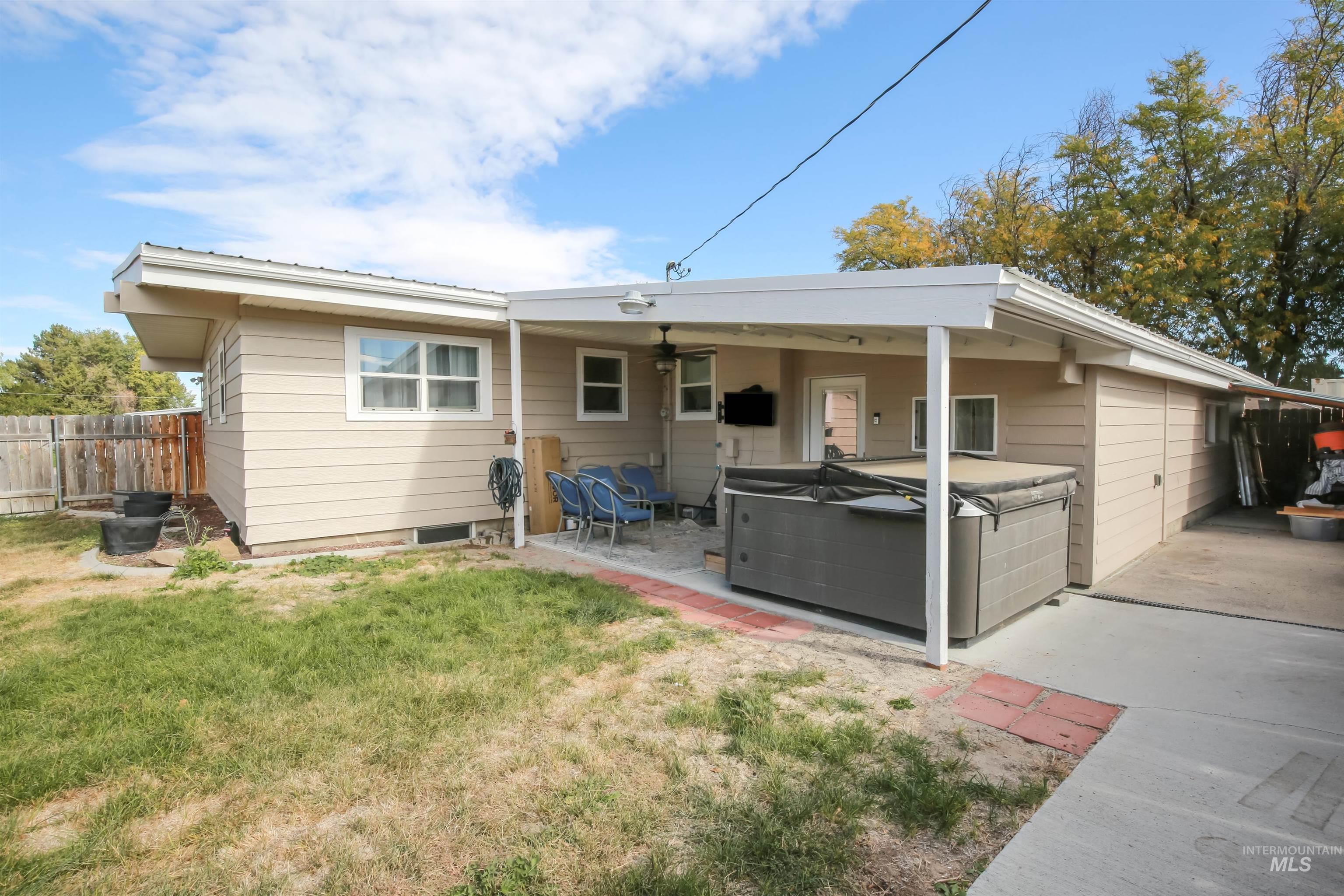 309 SW 12th Street, Ontario, Oregon 97914, 5 Bedrooms, 3 Bathrooms, Residential For Sale, Price $339,900, 99003723