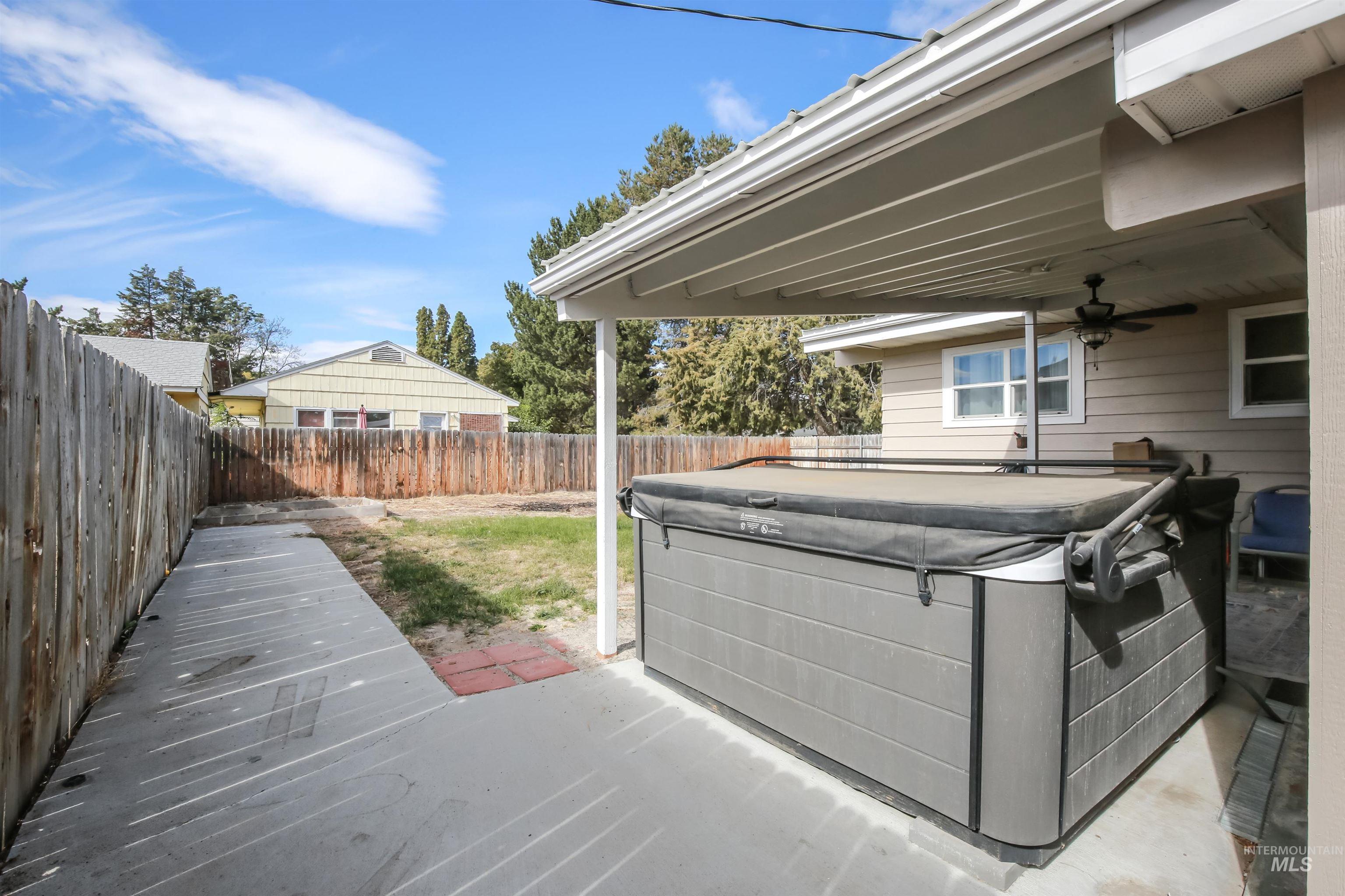 309 SW 12th Street, Ontario, Oregon 97914, 5 Bedrooms, 3 Bathrooms, Residential For Sale, Price $339,900, 99003723