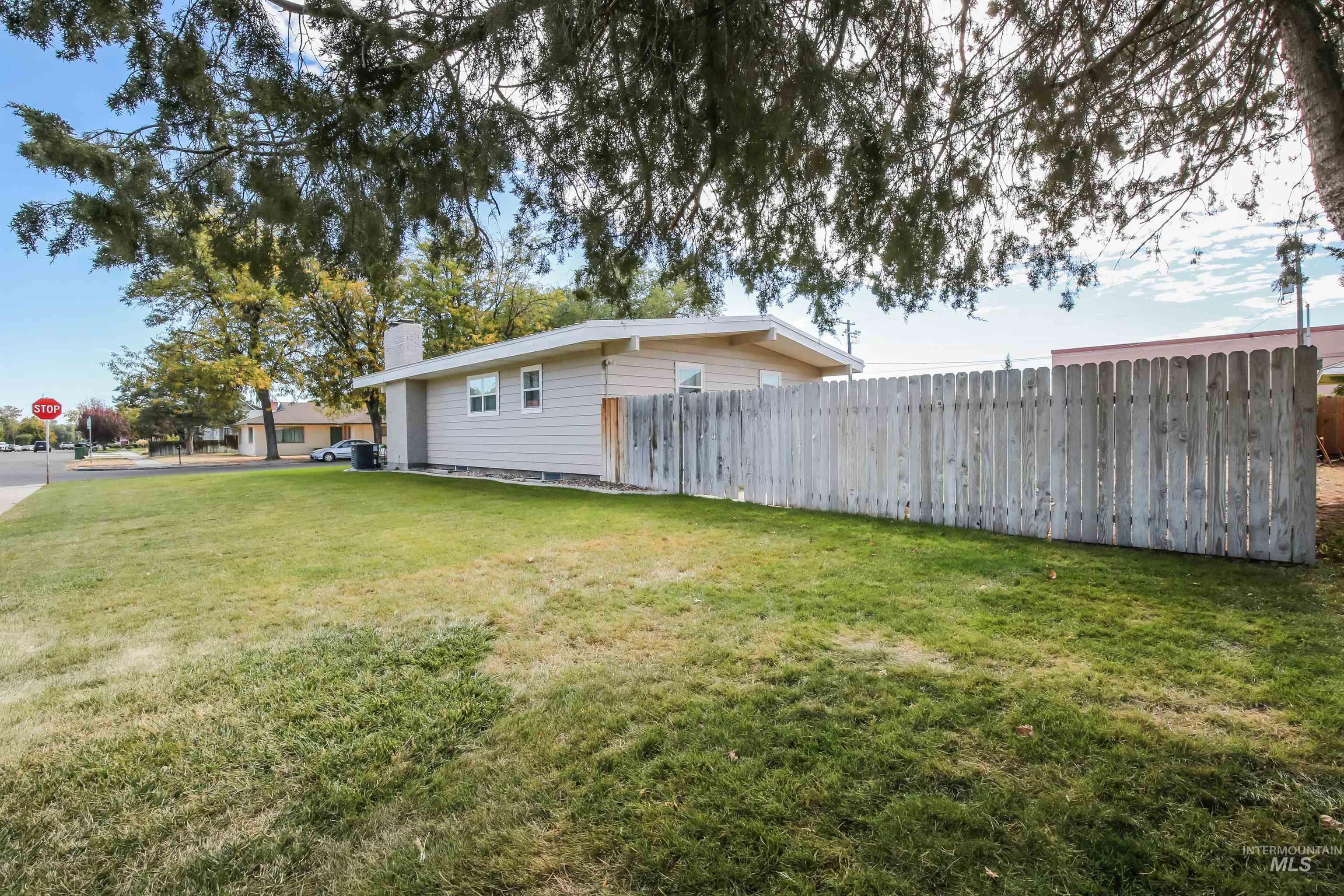 309 SW 12th Street, Ontario, Oregon 97914, 5 Bedrooms, 3 Bathrooms, Residential For Sale, Price $339,900, 99003723