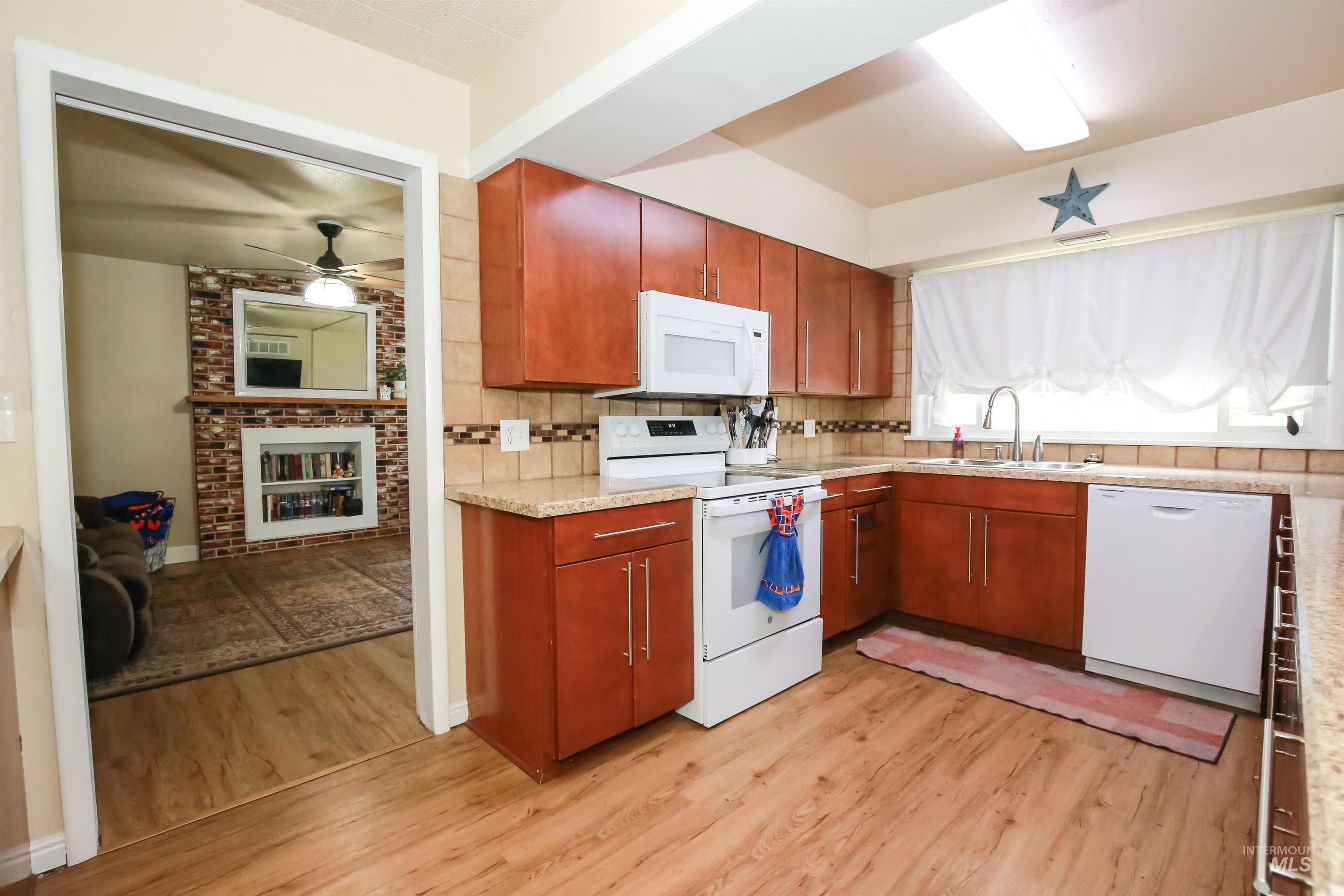 309 SW 12th Street, Ontario, Oregon 97914, 5 Bedrooms, 3 Bathrooms, Residential For Sale, Price $339,900, 99003723