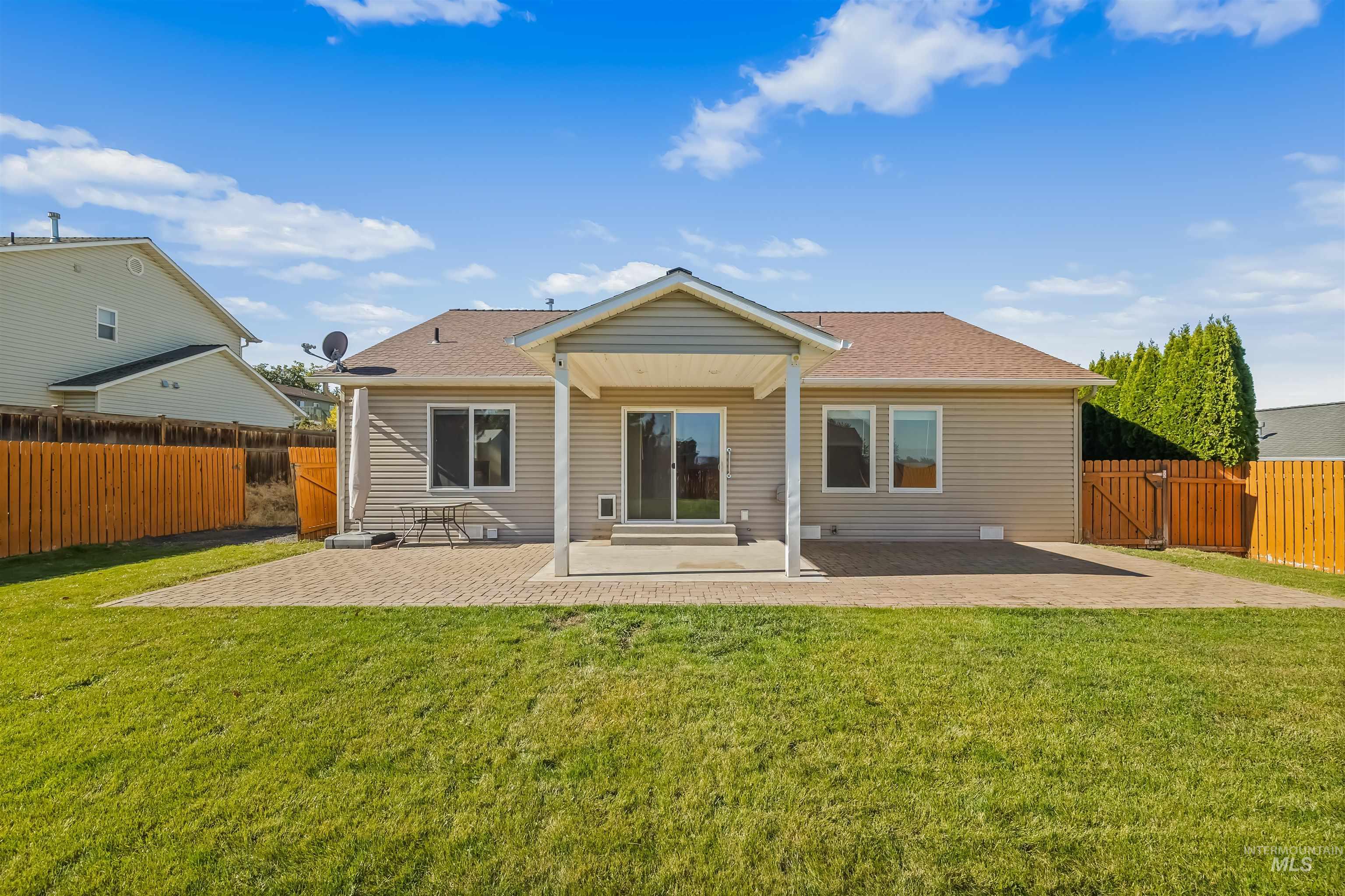 2675 27th St, Clarkston, Washington 99403, 3 Bedrooms, 2 Bathrooms, Residential For Sale, Price $378,000, 99003725