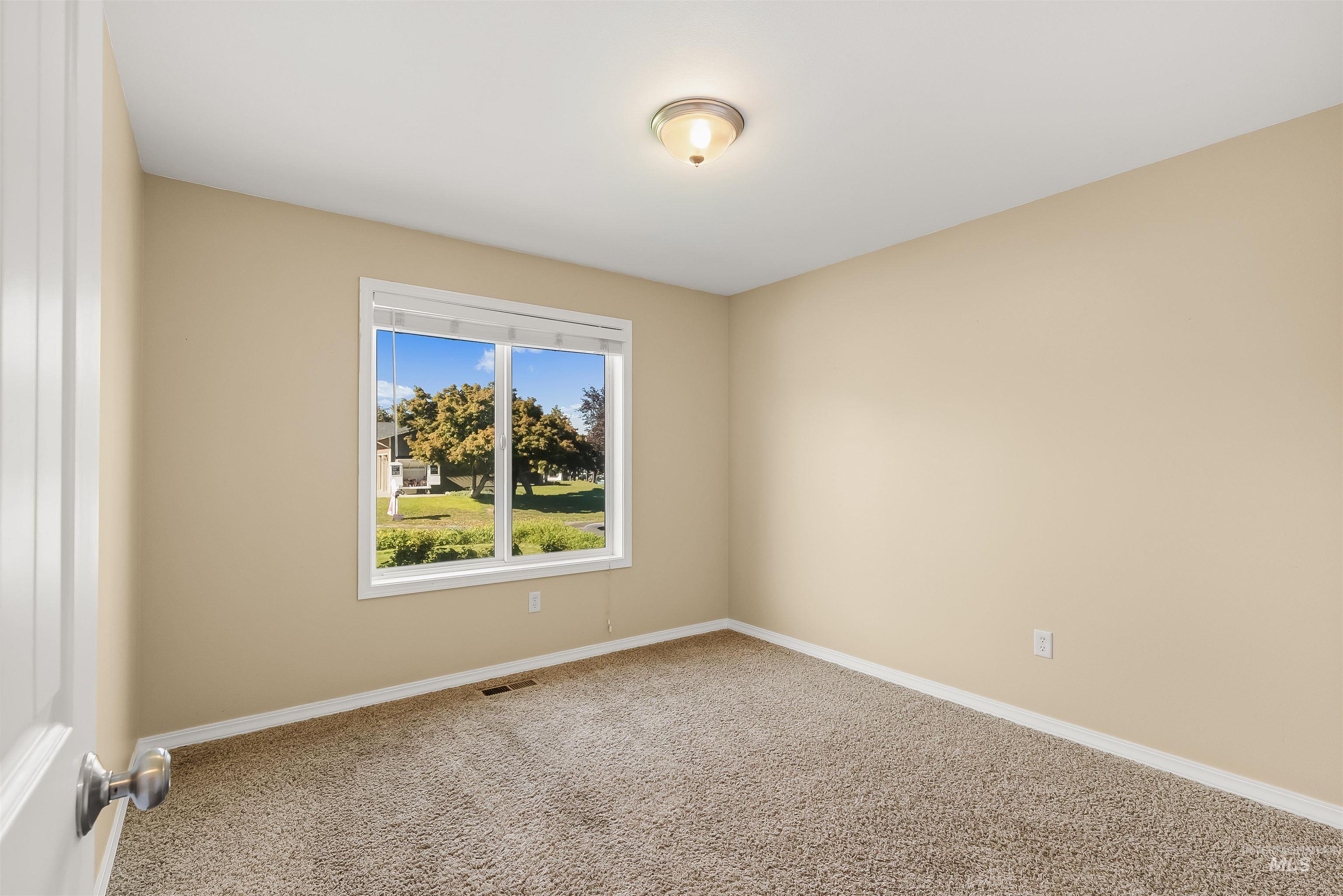 2675 27th St, Clarkston, Washington 99403, 3 Bedrooms, 2 Bathrooms, Residential For Sale, Price $378,000, 99003725