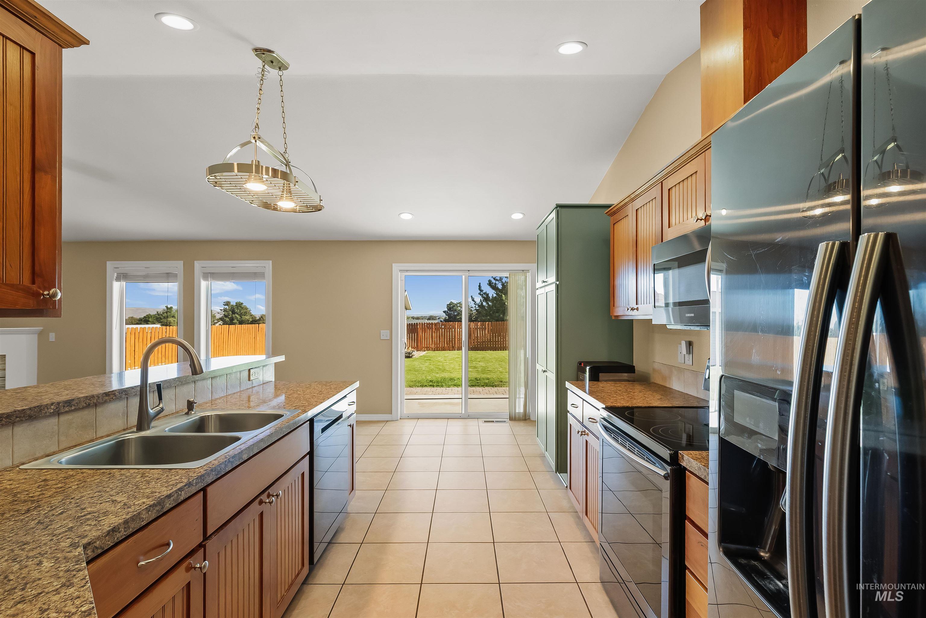 2675 27th St, Clarkston, Washington 99403, 3 Bedrooms, 2 Bathrooms, Residential For Sale, Price $378,000, 99003725