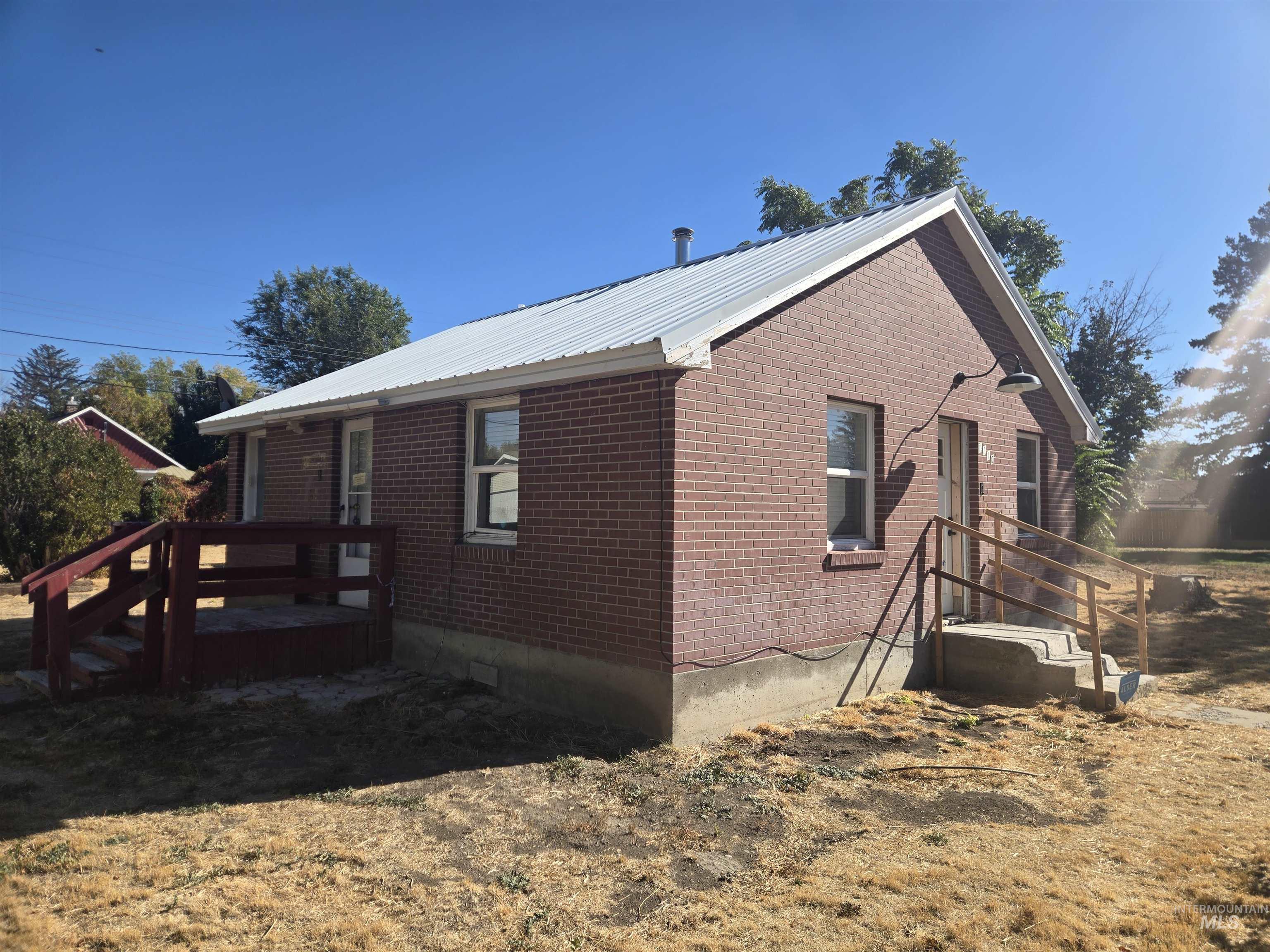 1110 Colorado St, Gooding, Idaho 83330, 2 Bedrooms, 1 Bathroom, Residential For Sale, Price $149,000, 99003727
