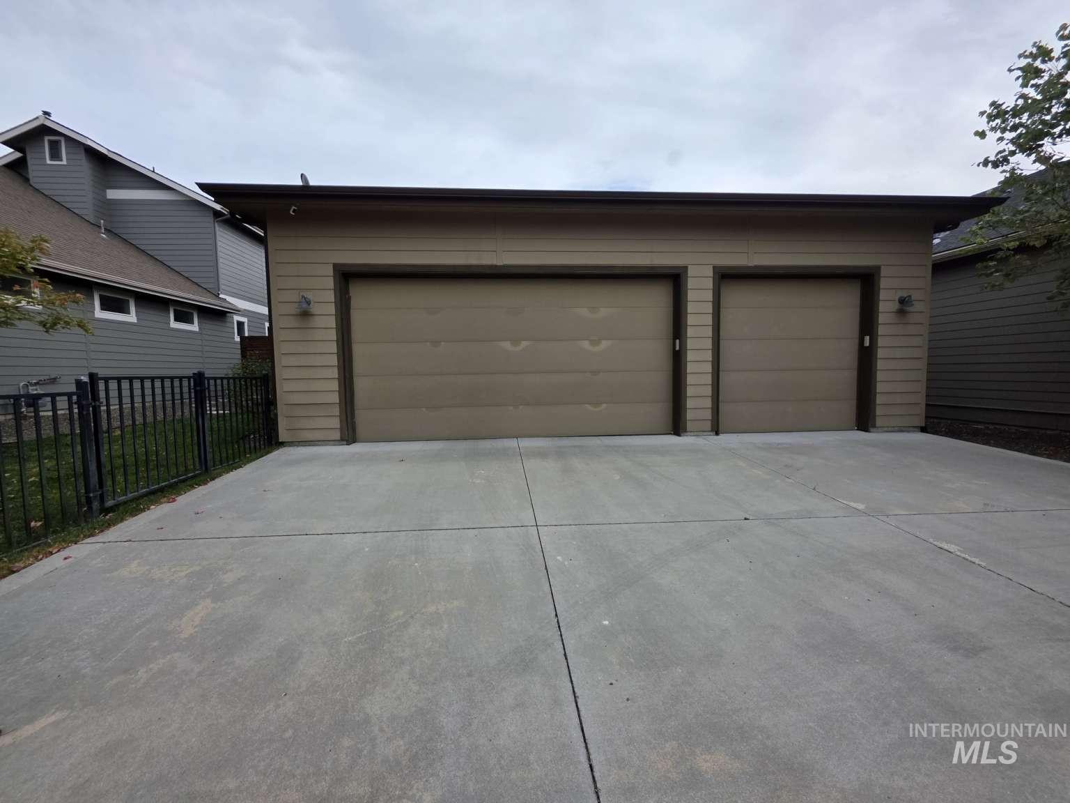 2577 S Trailwood Way, Boise, Idaho 83716, 5 Bedrooms, 3 Bathrooms, Residential For Sale, Price $985,000, 99003728
