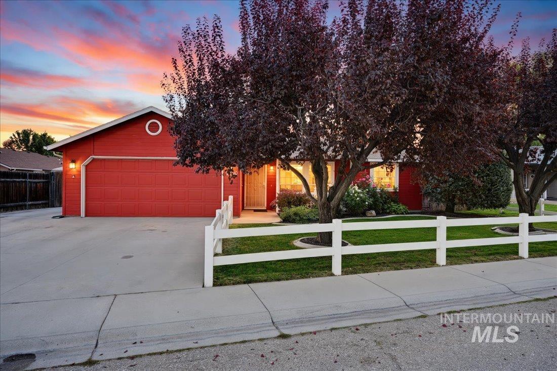 1200 S 19th St, Nampa, Idaho 83686, 5 Bedrooms, 4 Bathrooms, Residential For Sale, Price $525,000,MLS 99003729