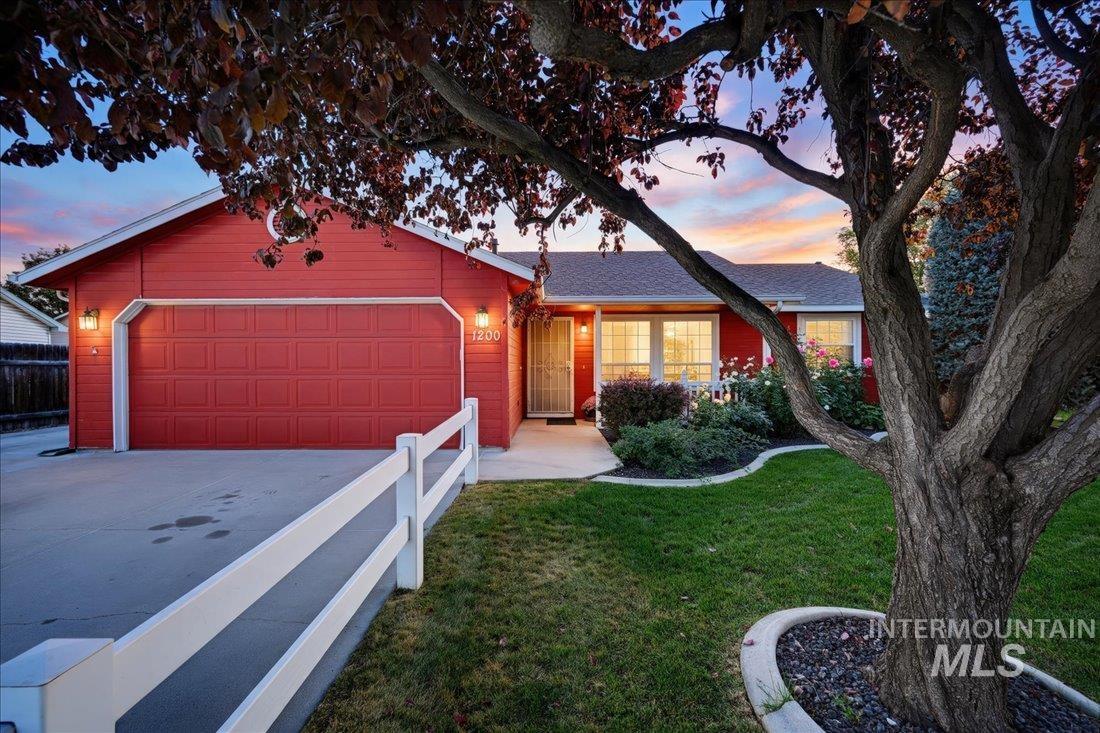 1200 S 19th St, Nampa, Idaho 83686, 5 Bedrooms, 4 Bathrooms, Residential For Sale, Price $525,000,MLS 99003729