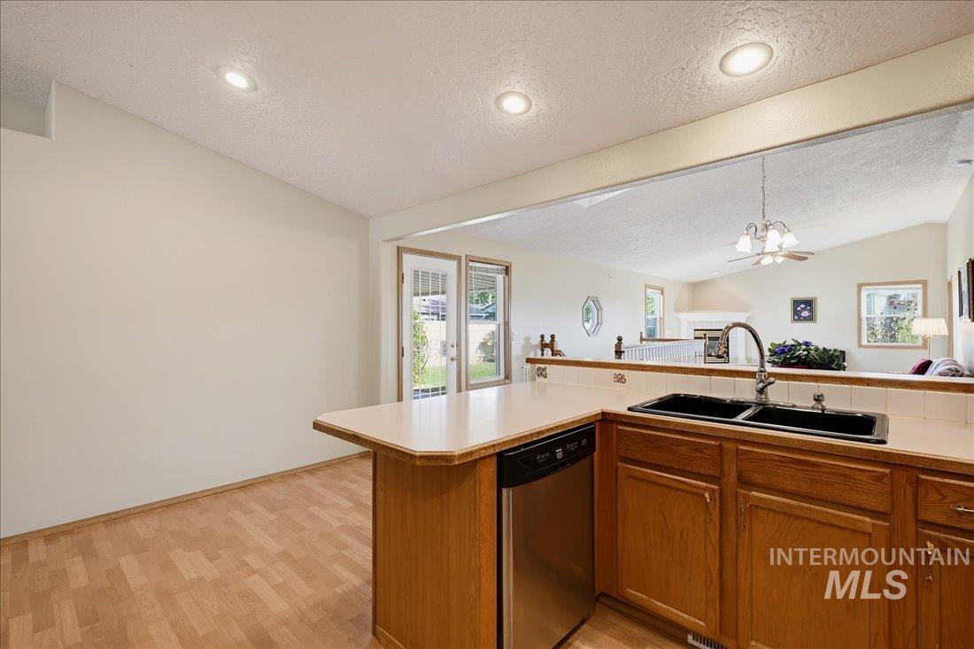 1200 S 19th St, Nampa, Idaho 83686, 5 Bedrooms, 4 Bathrooms, Residential For Sale, Price $525,000,MLS 99003729