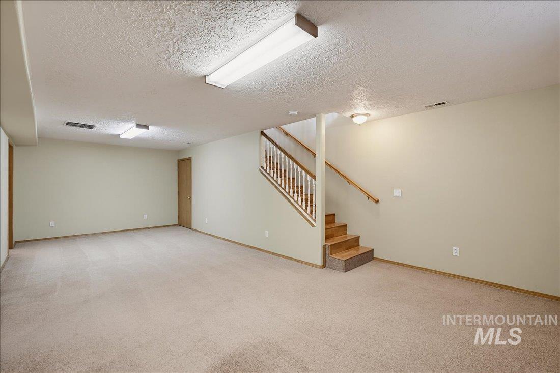 1200 S 19th St, Nampa, Idaho 83686, 5 Bedrooms, 4 Bathrooms, Residential For Sale, Price $525,000,MLS 99003729