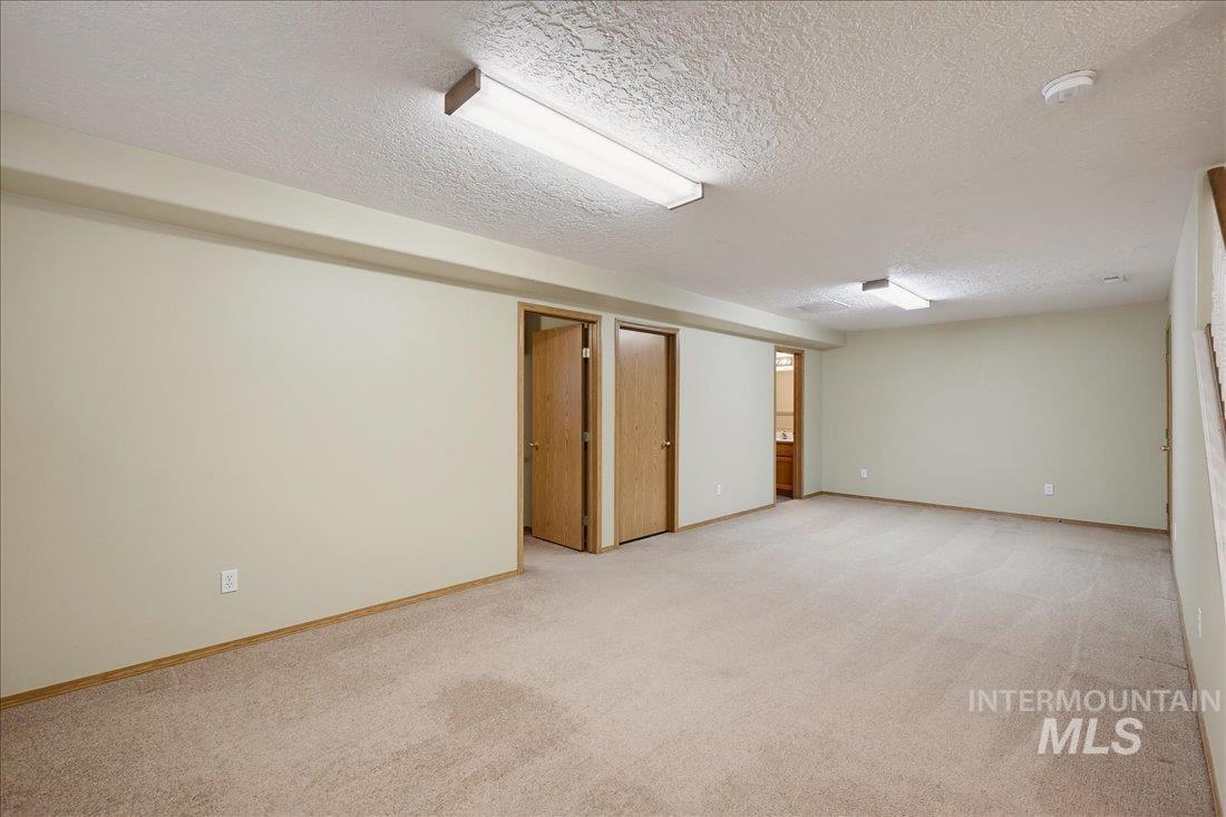 1200 S 19th St, Nampa, Idaho 83686, 5 Bedrooms, 4 Bathrooms, Residential For Sale, Price $525,000,MLS 99003729