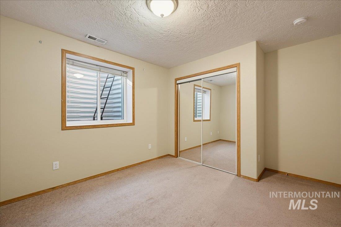 1200 S 19th St, Nampa, Idaho 83686, 5 Bedrooms, 4 Bathrooms, Residential For Sale, Price $525,000,MLS 99003729