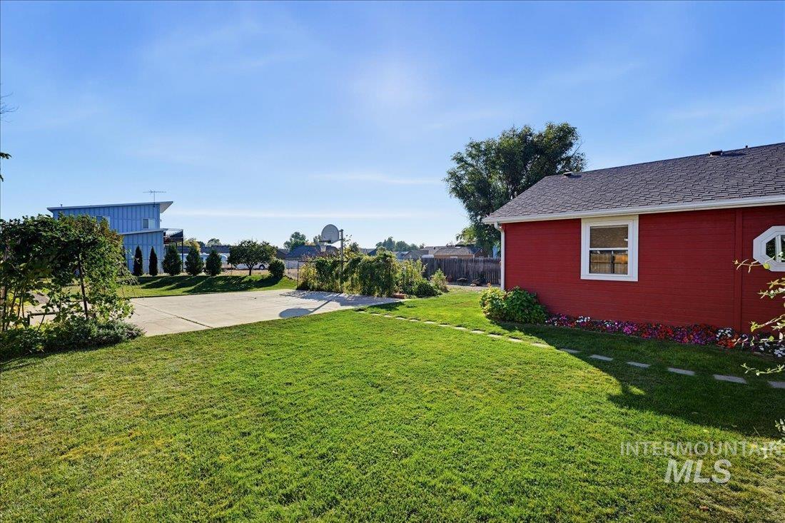 1200 S 19th St, Nampa, Idaho 83686, 5 Bedrooms, 4 Bathrooms, Residential For Sale, Price $525,000,MLS 99003729