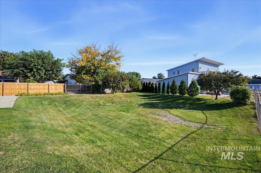 1200 S 19th St, Nampa, Idaho 83686, 5 Bedrooms, 4 Bathrooms, Residential For Sale, Price $525,000,MLS 99003729