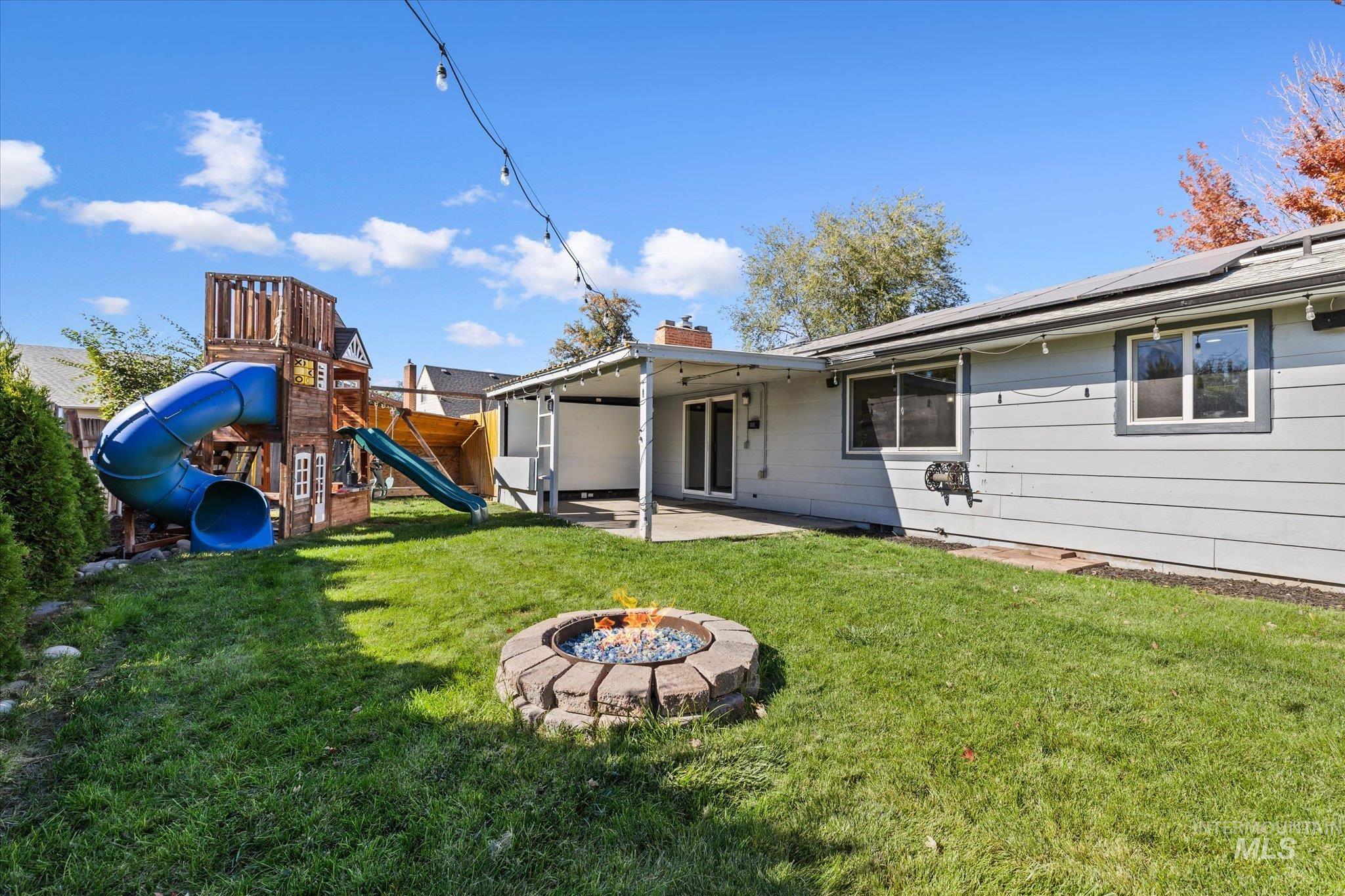 8955 W Sunflower Ct, Boise, Idaho 83704, 3 Bedrooms, 2 Bathrooms, Residential For Sale, Price $464,900,MLS 99003734