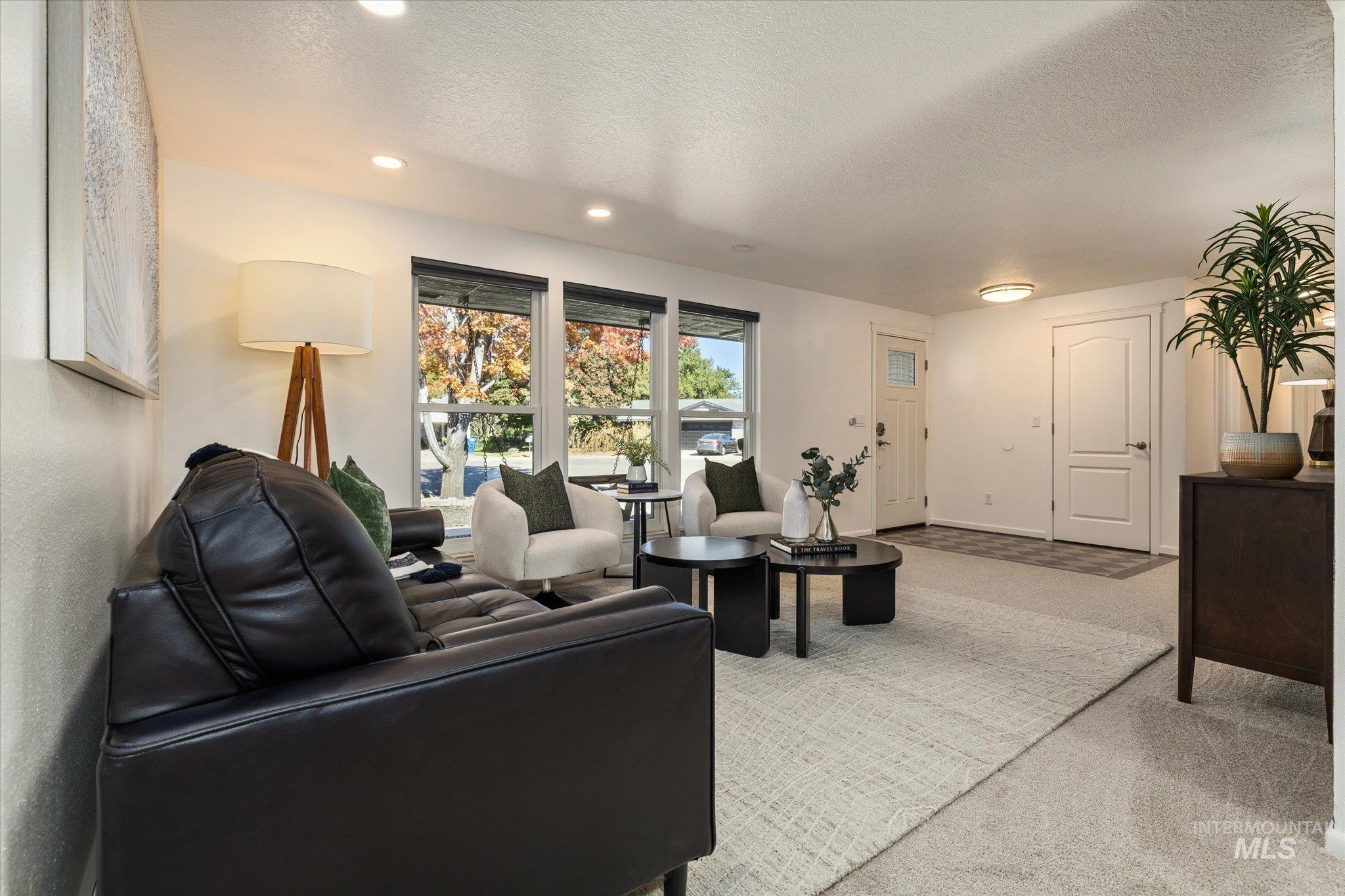 8955 W Sunflower Ct, Boise, Idaho 83704, 3 Bedrooms, 2 Bathrooms, Residential For Sale, Price $464,900,MLS 99003734