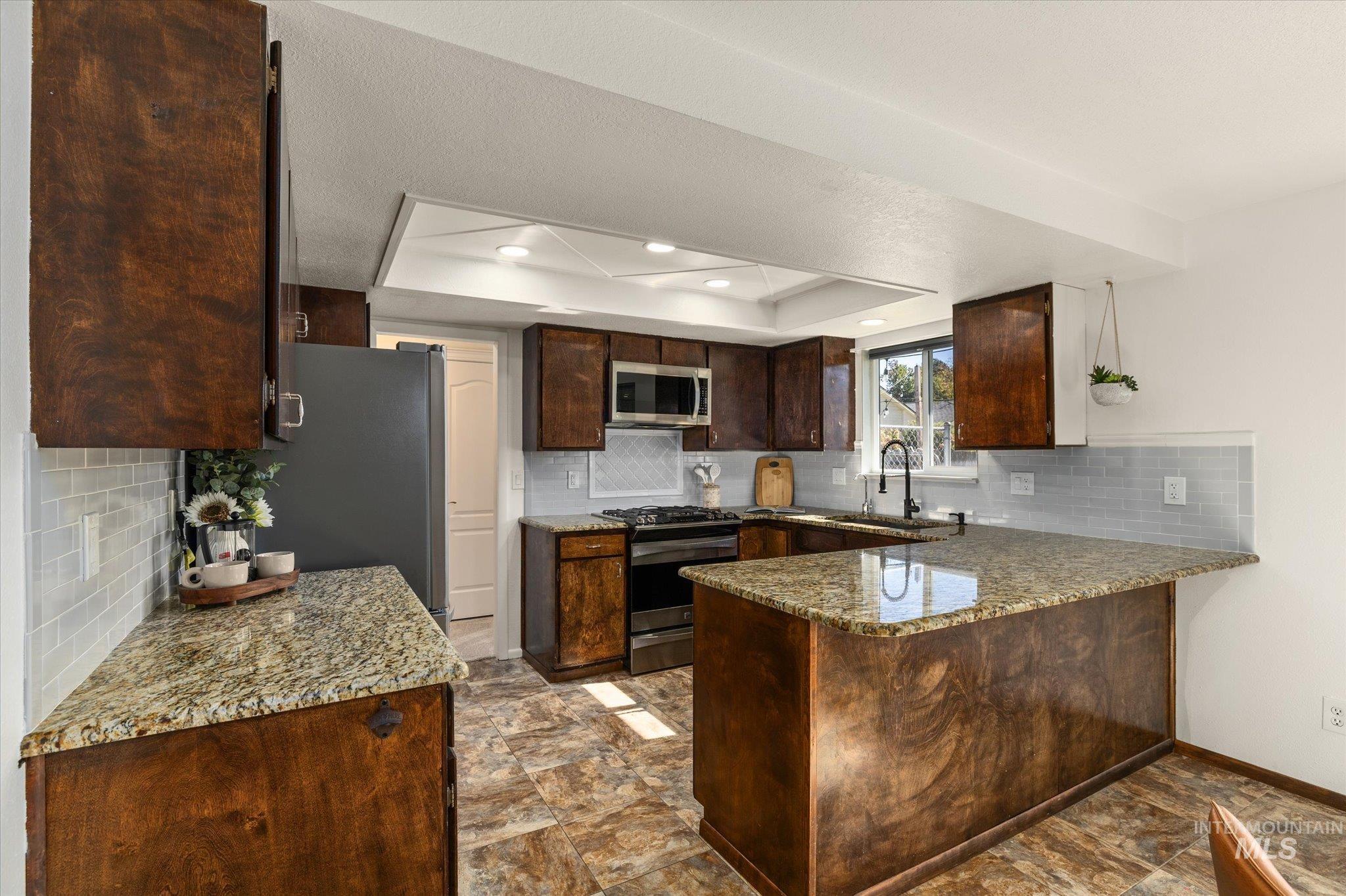 8955 W Sunflower Ct, Boise, Idaho 83704, 3 Bedrooms, 2 Bathrooms, Residential For Sale, Price $464,900,MLS 99003734