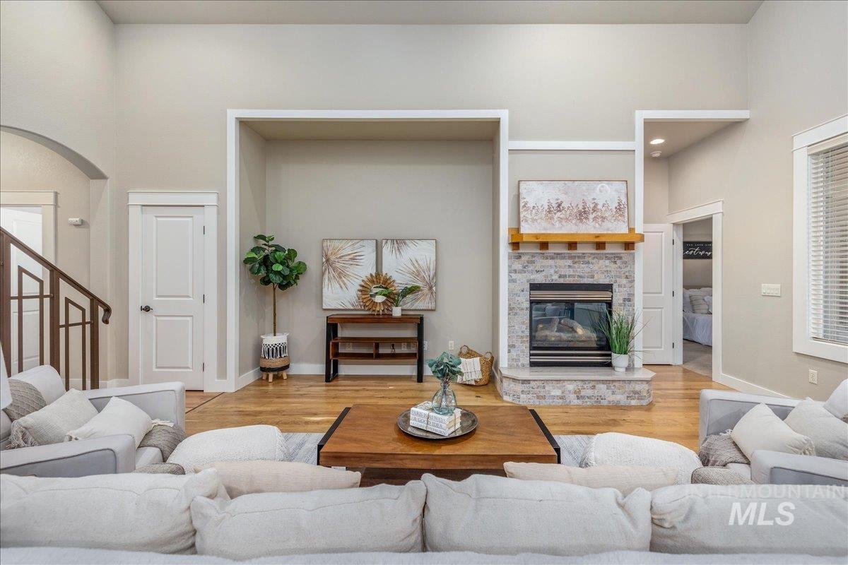 4886 N Ellicott Ln, Boise, Idaho 83714, 3 Bedrooms, 3 Bathrooms, Residential For Sale, Price $640,000,MLS 99003736