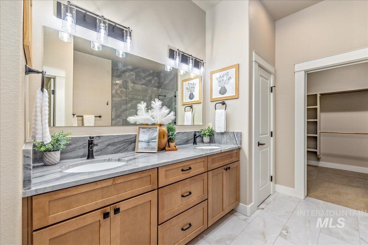 4886 N Ellicott Ln, Boise, Idaho 83714, 3 Bedrooms, 3 Bathrooms, Residential For Sale, Price $640,000,MLS 99003736