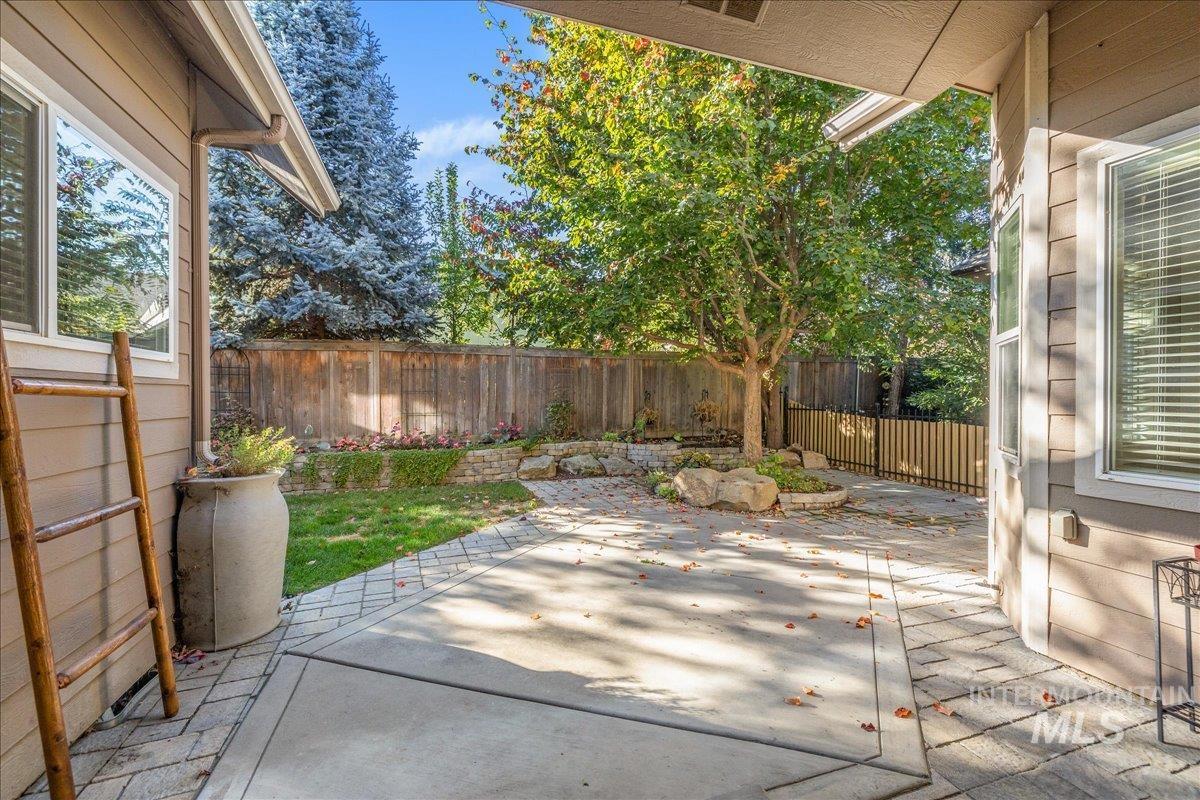 4886 N Ellicott Ln, Boise, Idaho 83714, 3 Bedrooms, 3 Bathrooms, Residential For Sale, Price $640,000,MLS 99003736