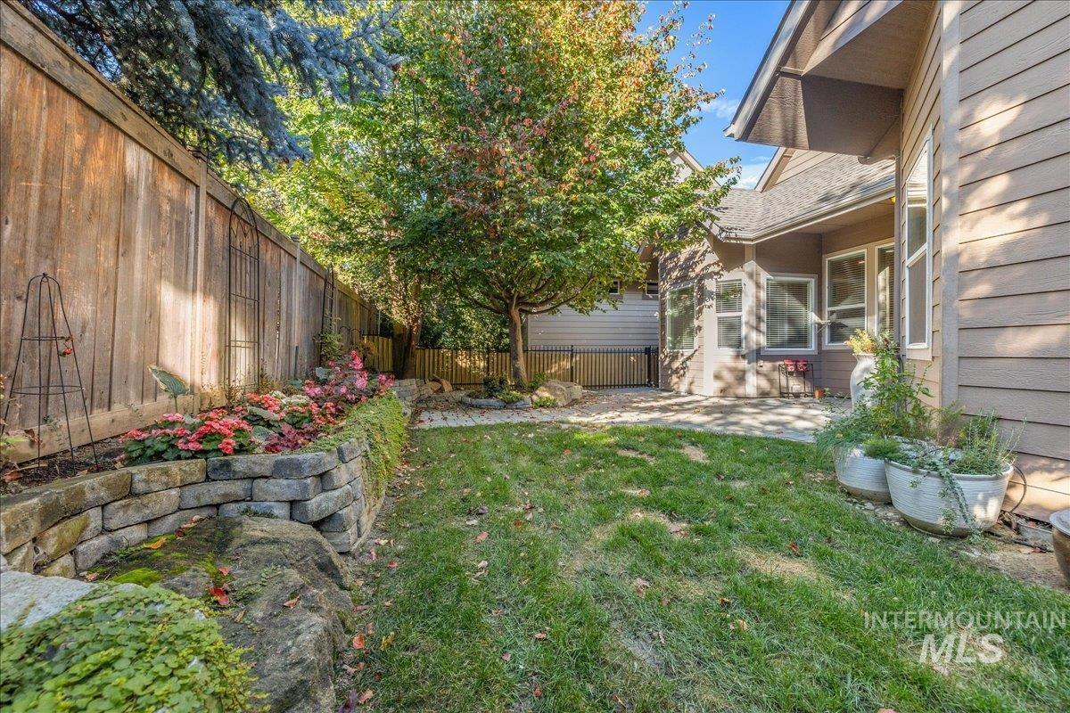 4886 N Ellicott Ln, Boise, Idaho 83714, 3 Bedrooms, 3 Bathrooms, Residential For Sale, Price $640,000,MLS 99003736