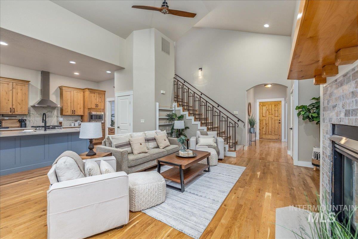 4886 N Ellicott Ln, Boise, Idaho 83714, 3 Bedrooms, 3 Bathrooms, Residential For Sale, Price $640,000,MLS 99003736