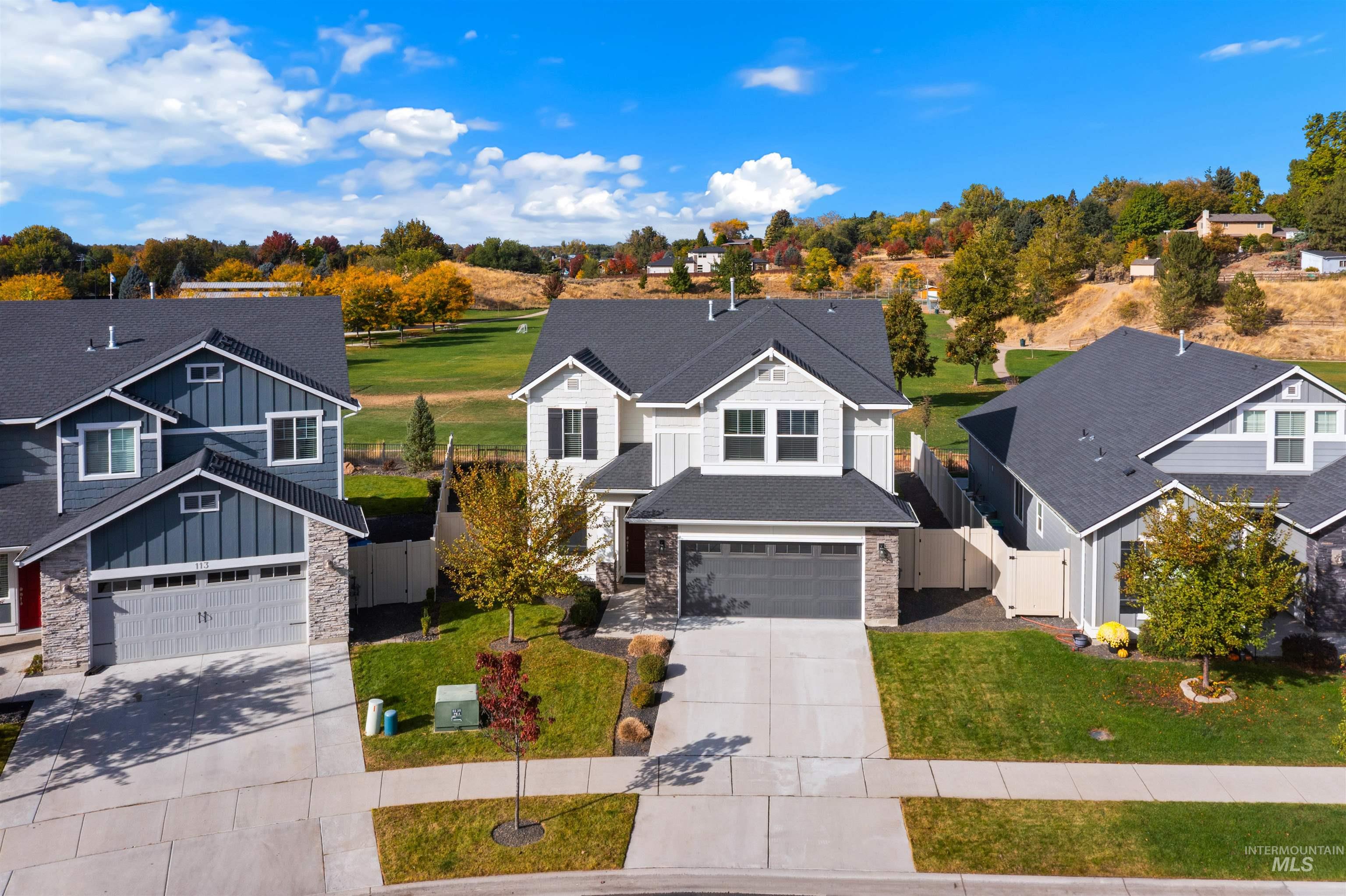 131 N Sevenoaks Ave, Eagle, Idaho 83616, 3 Bedrooms, 2.5 Bathrooms, Residential For Sale, Price $550,000,MLS 99003737