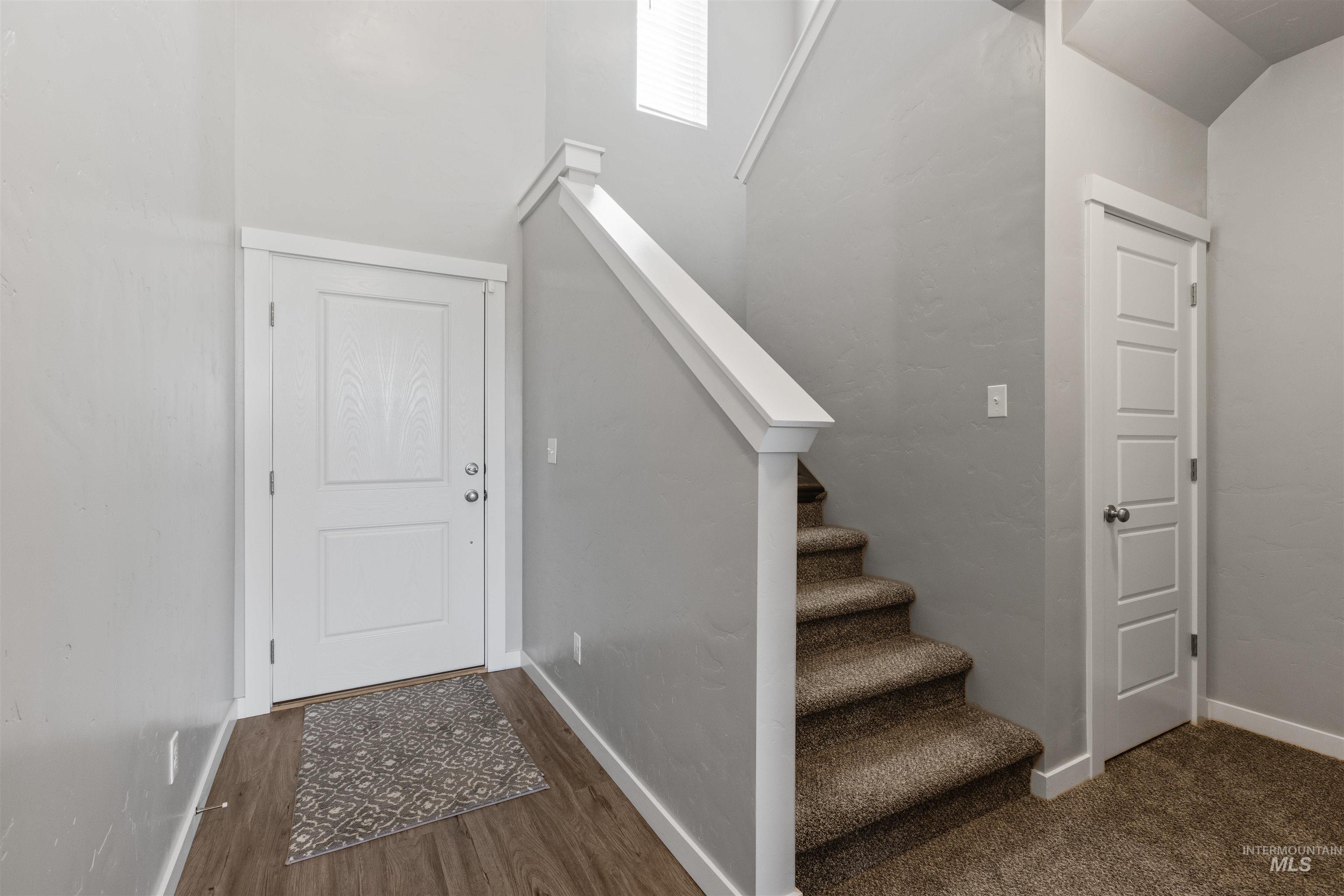 131 N Sevenoaks Ave, Eagle, Idaho 83616, 3 Bedrooms, 2.5 Bathrooms, Residential For Sale, Price $550,000,MLS 99003737