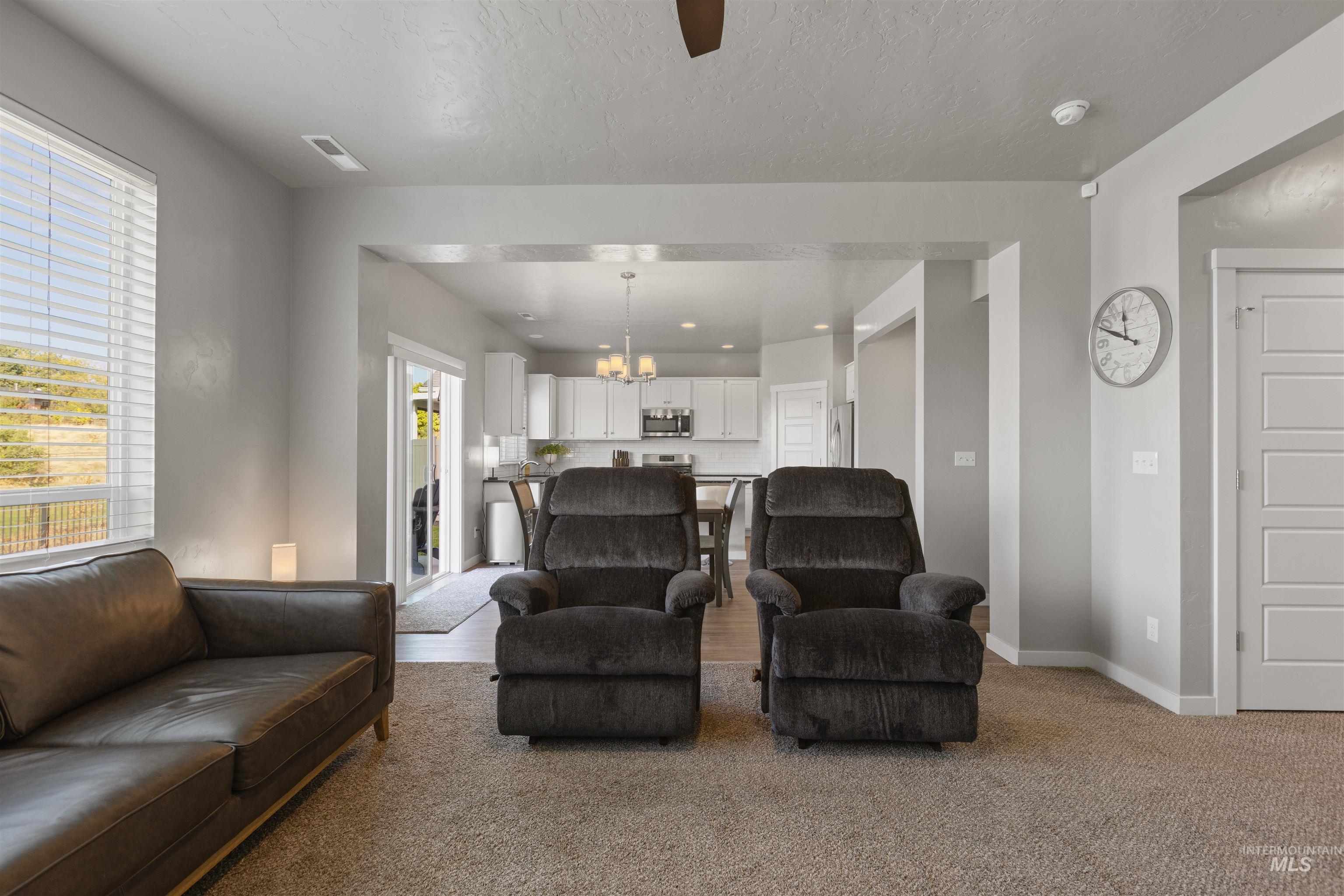 131 N Sevenoaks Ave, Eagle, Idaho 83616, 3 Bedrooms, 2.5 Bathrooms, Residential For Sale, Price $550,000,MLS 99003737