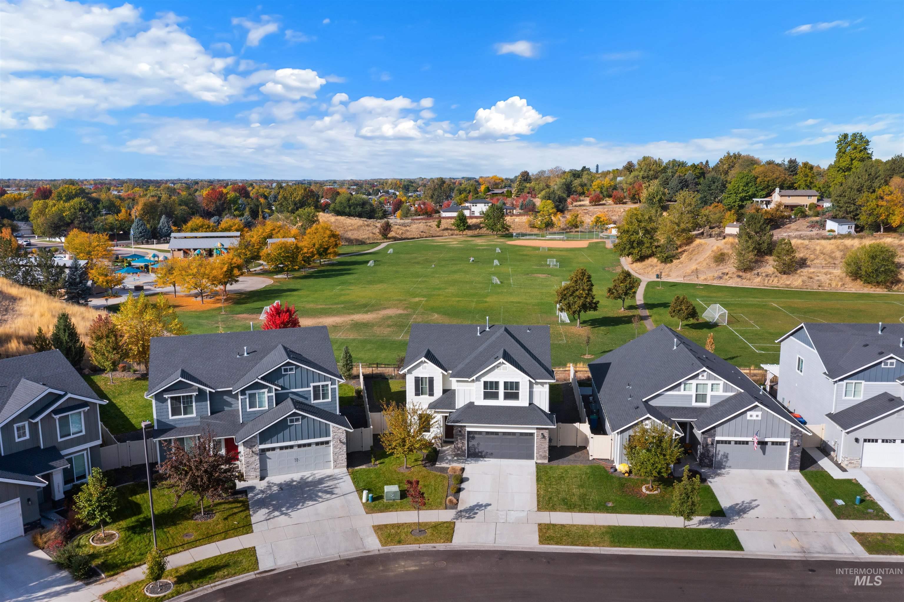 131 N Sevenoaks Ave, Eagle, Idaho 83616, 3 Bedrooms, 2.5 Bathrooms, Residential For Sale, Price $550,000,MLS 99003737