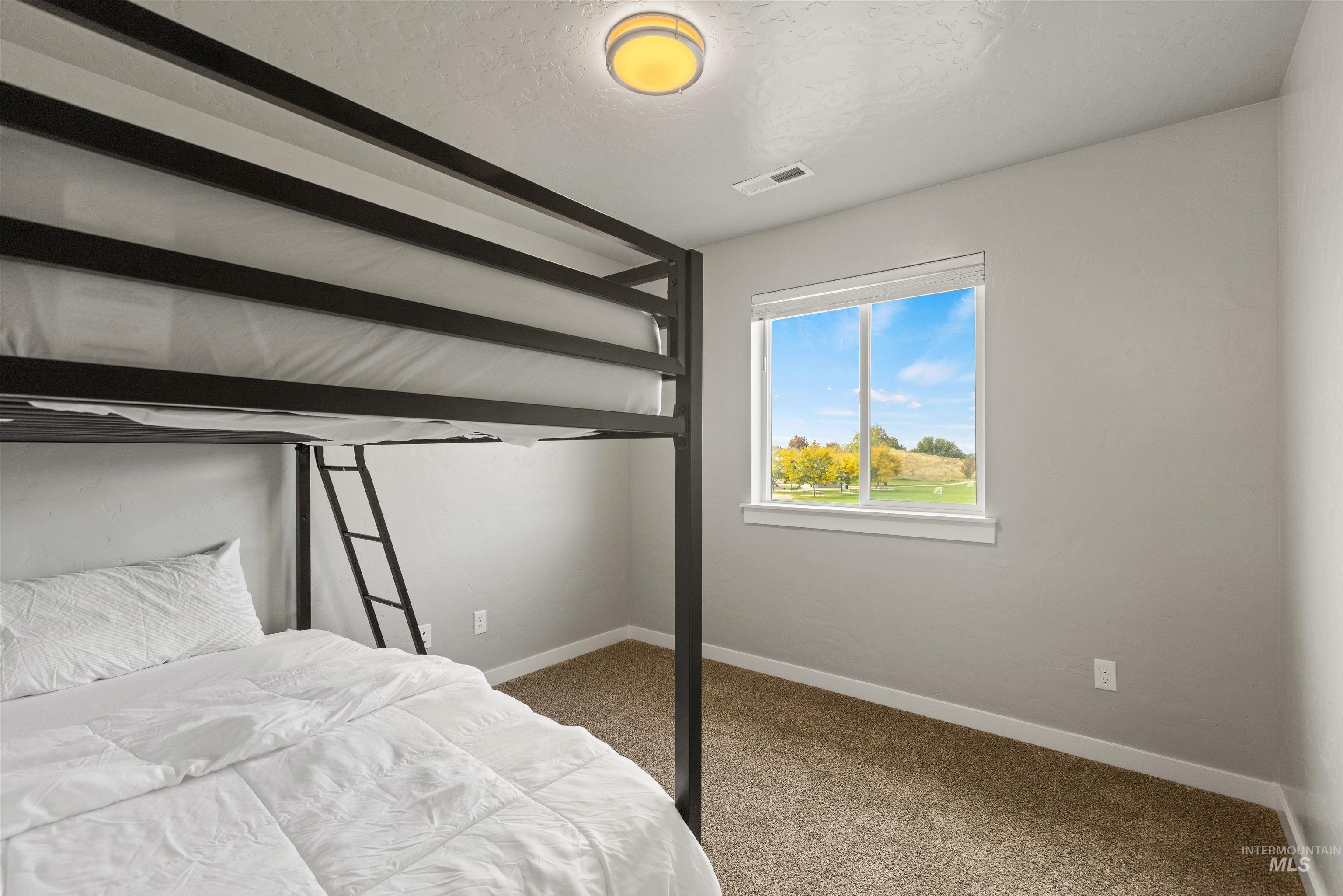 131 N Sevenoaks Ave, Eagle, Idaho 83616, 3 Bedrooms, 2.5 Bathrooms, Residential For Sale, Price $550,000,MLS 99003737
