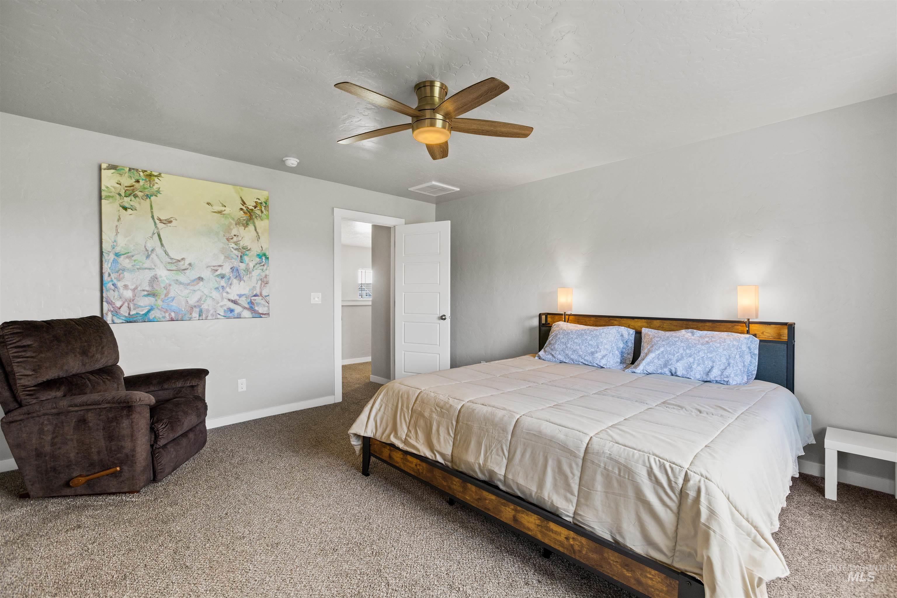 131 N Sevenoaks Ave, Eagle, Idaho 83616, 3 Bedrooms, 2.5 Bathrooms, Residential For Sale, Price $550,000,MLS 99003737