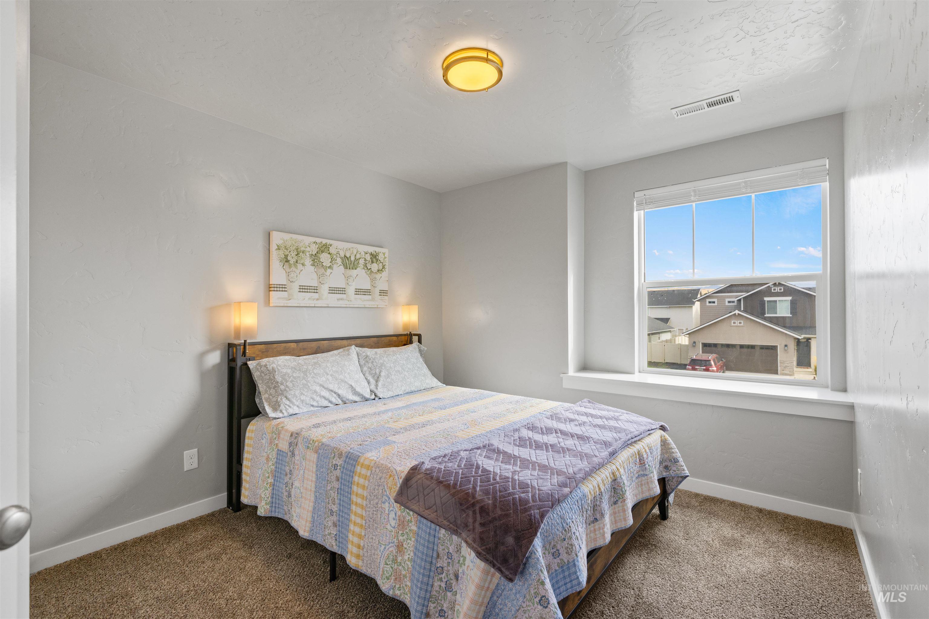 131 N Sevenoaks Ave, Eagle, Idaho 83616, 3 Bedrooms, 2.5 Bathrooms, Residential For Sale, Price $550,000,MLS 99003737