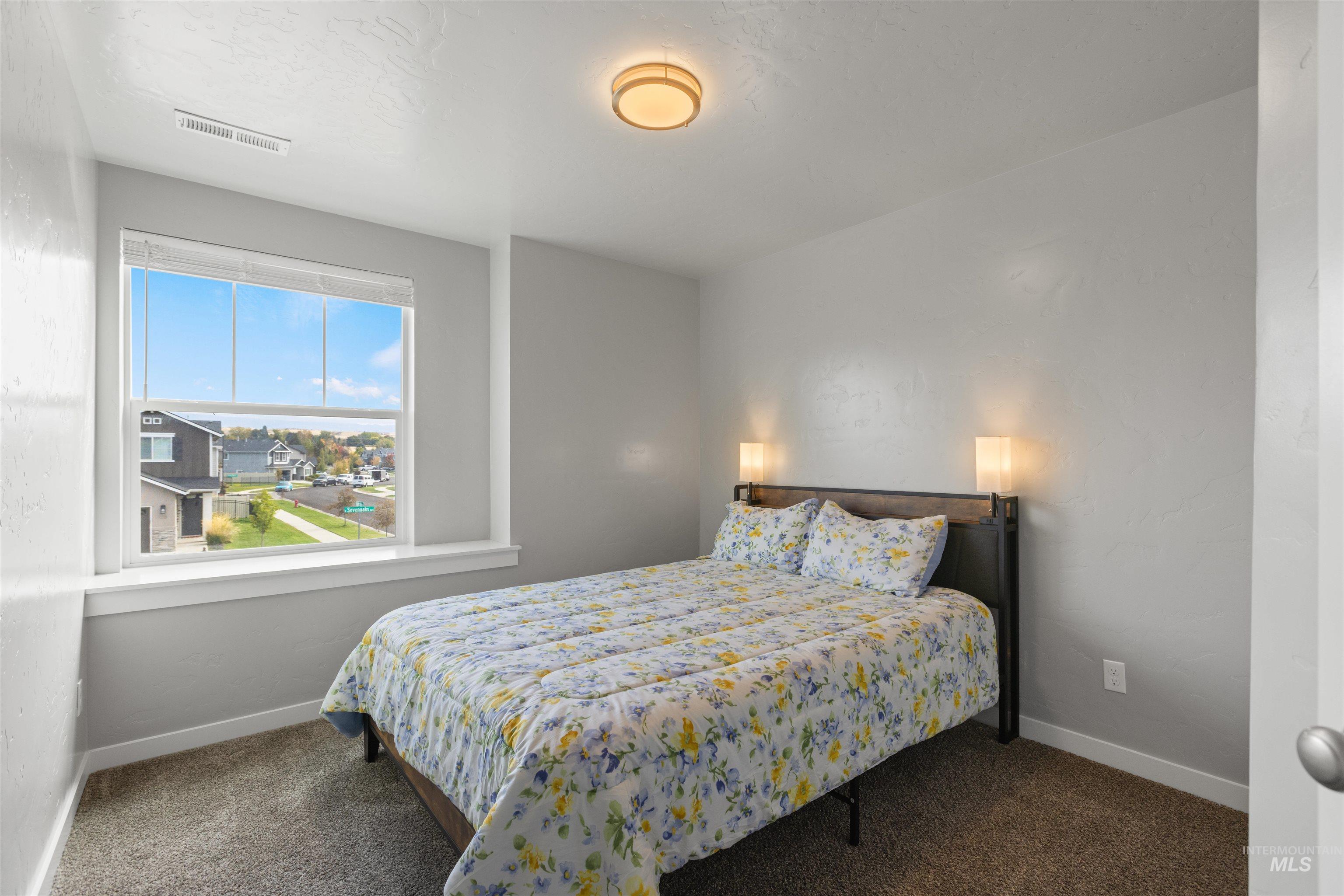 131 N Sevenoaks Ave, Eagle, Idaho 83616, 3 Bedrooms, 2.5 Bathrooms, Residential For Sale, Price $550,000,MLS 99003737