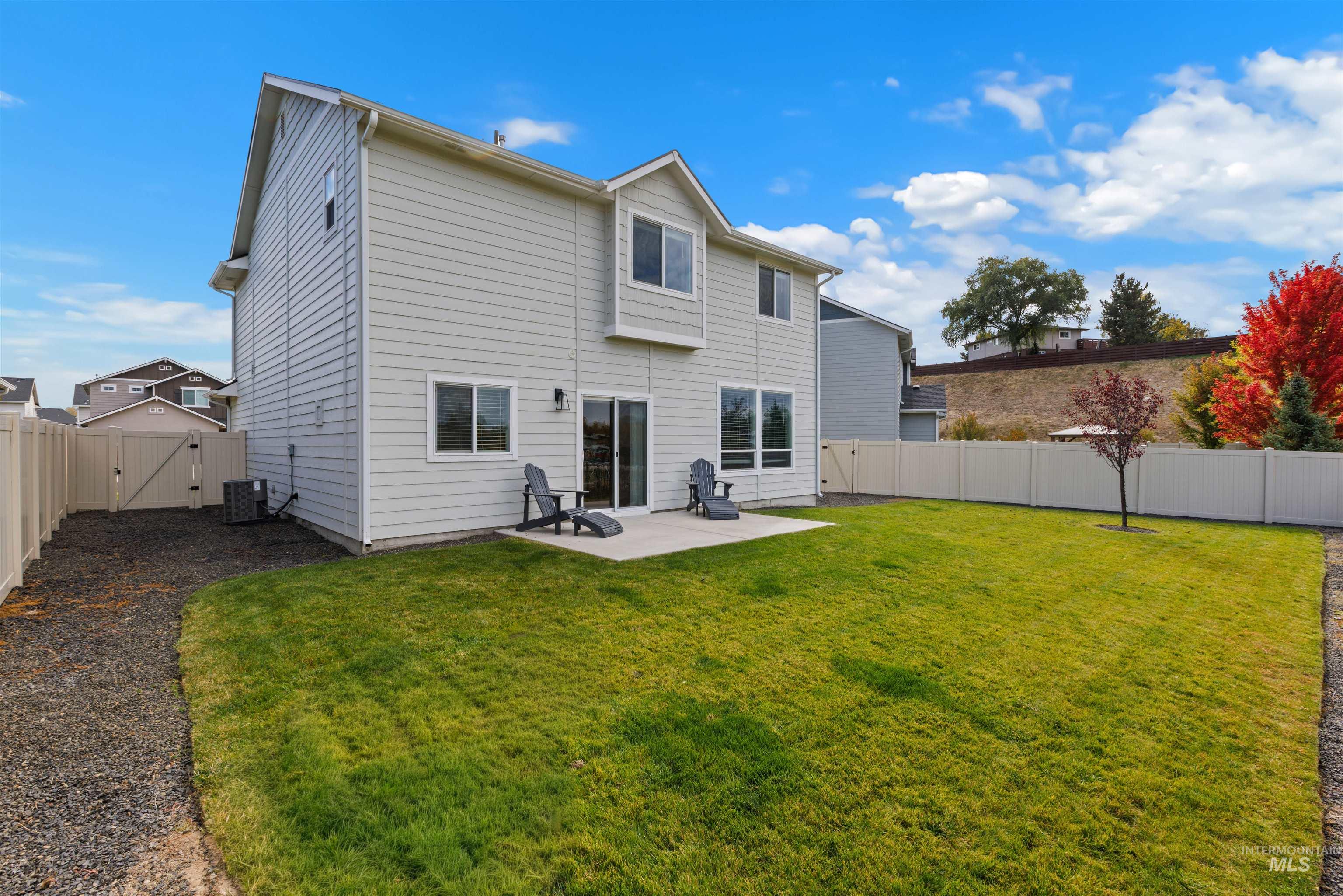 131 N Sevenoaks Ave, Eagle, Idaho 83616, 3 Bedrooms, 2.5 Bathrooms, Residential For Sale, Price $550,000,MLS 99003737