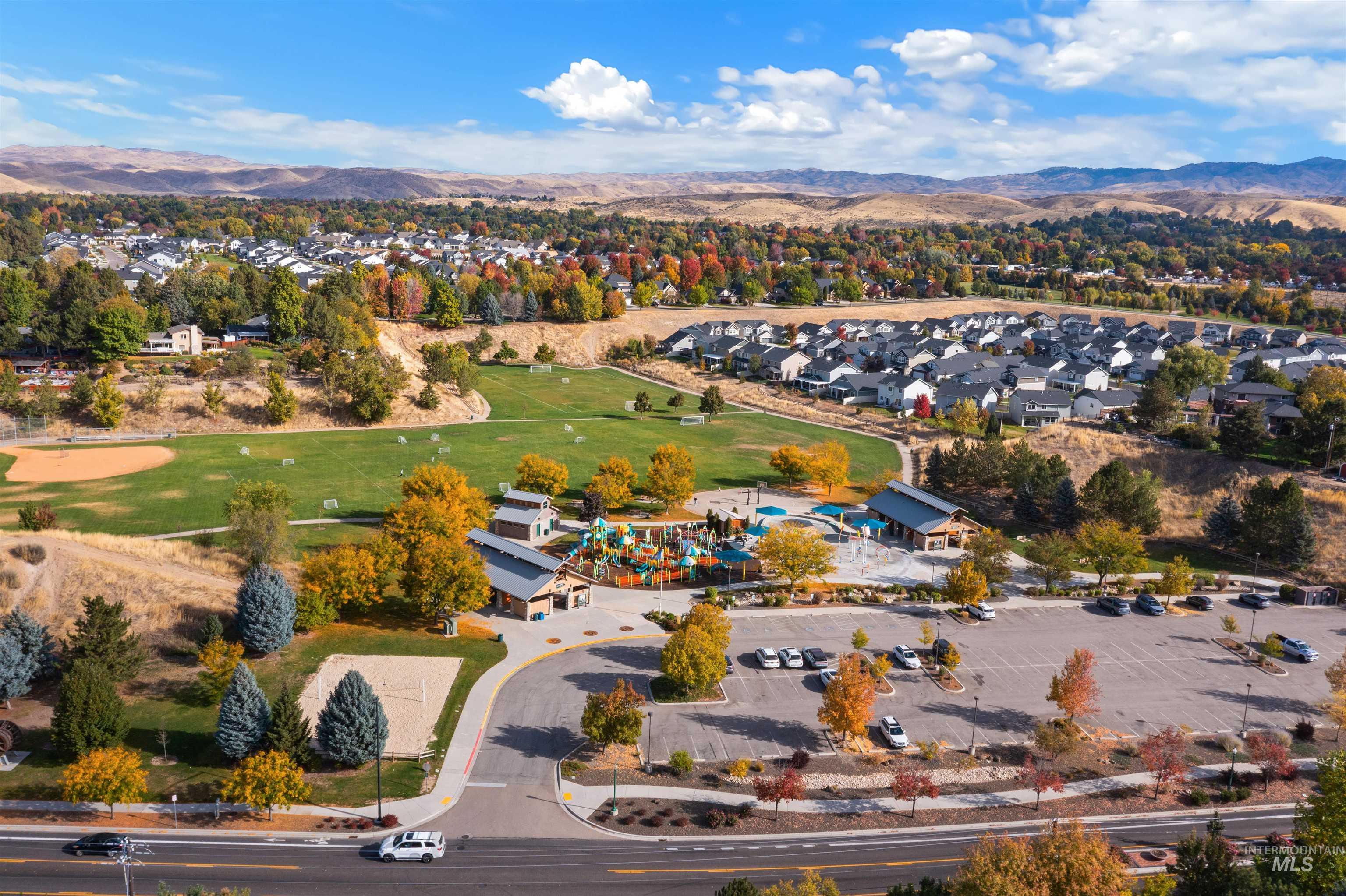 131 N Sevenoaks Ave, Eagle, Idaho 83616, 3 Bedrooms, 2.5 Bathrooms, Residential For Sale, Price $550,000,MLS 99003737