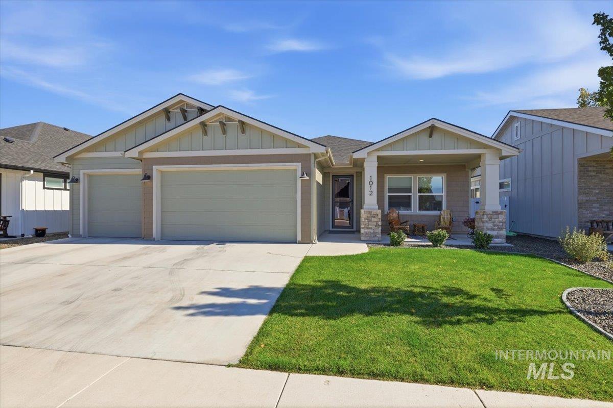 1012 Whitewater Way, Emmett, Idaho 83617, 3 Bedrooms, 2 Bathrooms, Residential For Sale, Price $514,900,MLS 99003738