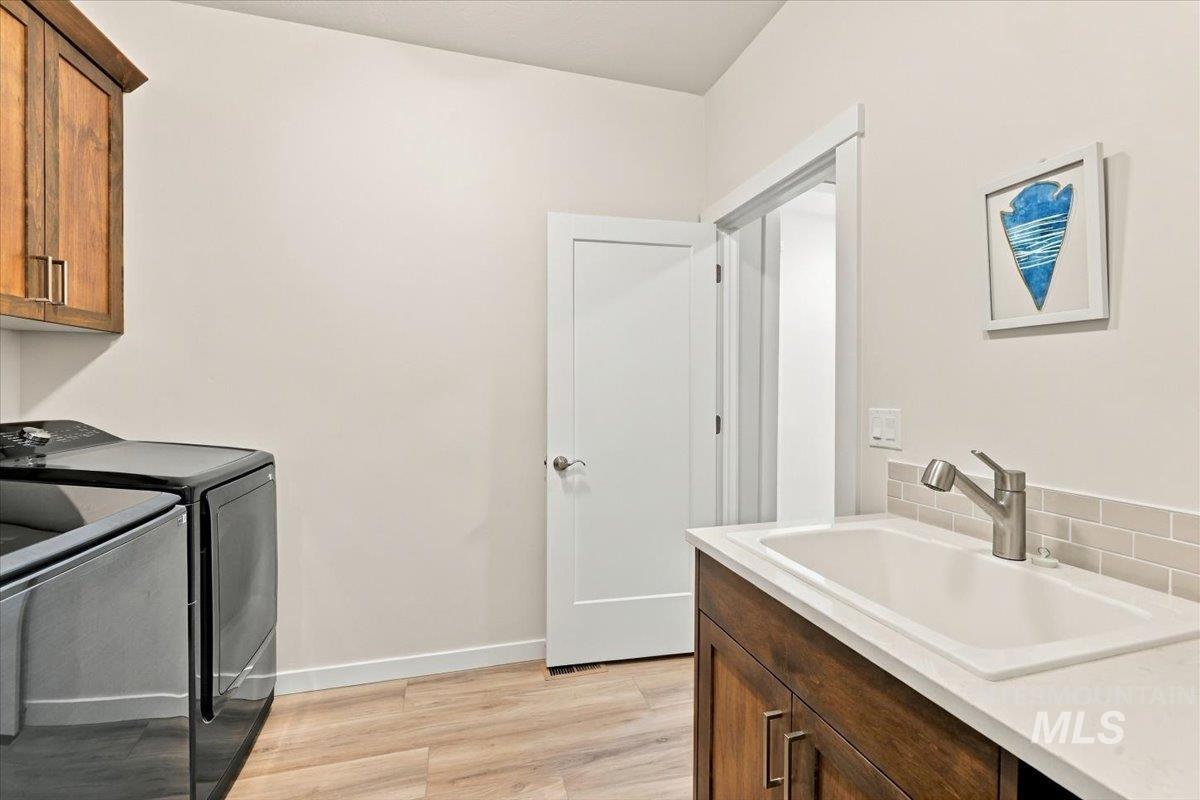 1012 Whitewater Way, Emmett, Idaho 83617, 3 Bedrooms, 2 Bathrooms, Residential For Sale, Price $514,900,MLS 99003738