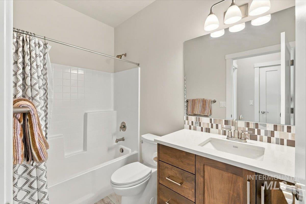 1012 Whitewater Way, Emmett, Idaho 83617, 3 Bedrooms, 2 Bathrooms, Residential For Sale, Price $514,900,MLS 99003738