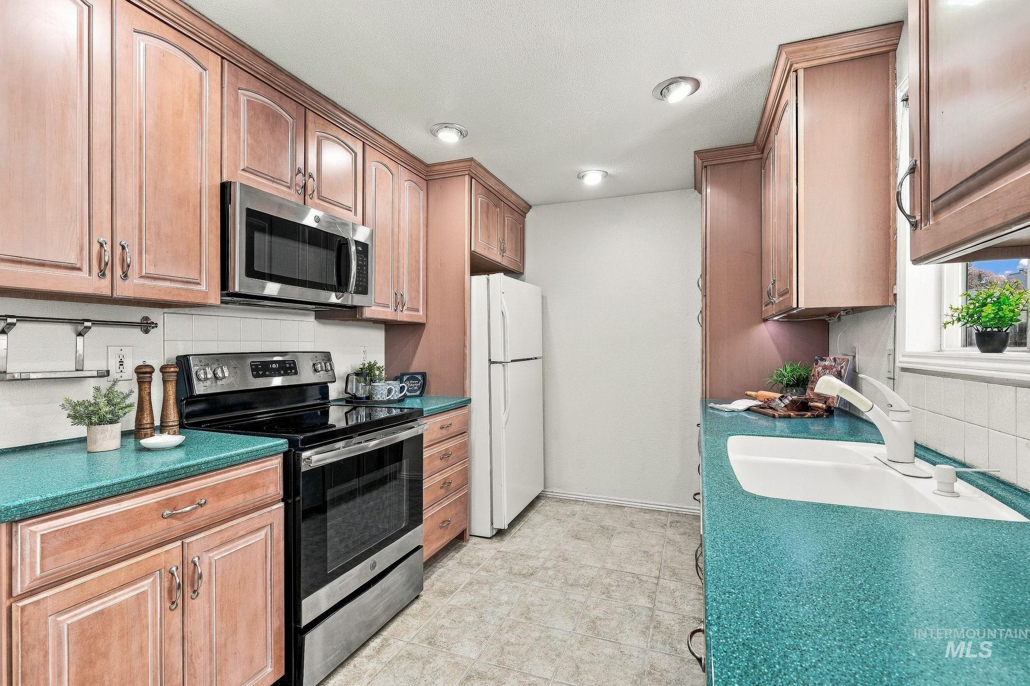 163 E Gettysburg St, Boise, Idaho 83706, 3 Bedrooms, 2 Bathrooms, Residential For Sale, Price $469,900,MLS 99003742