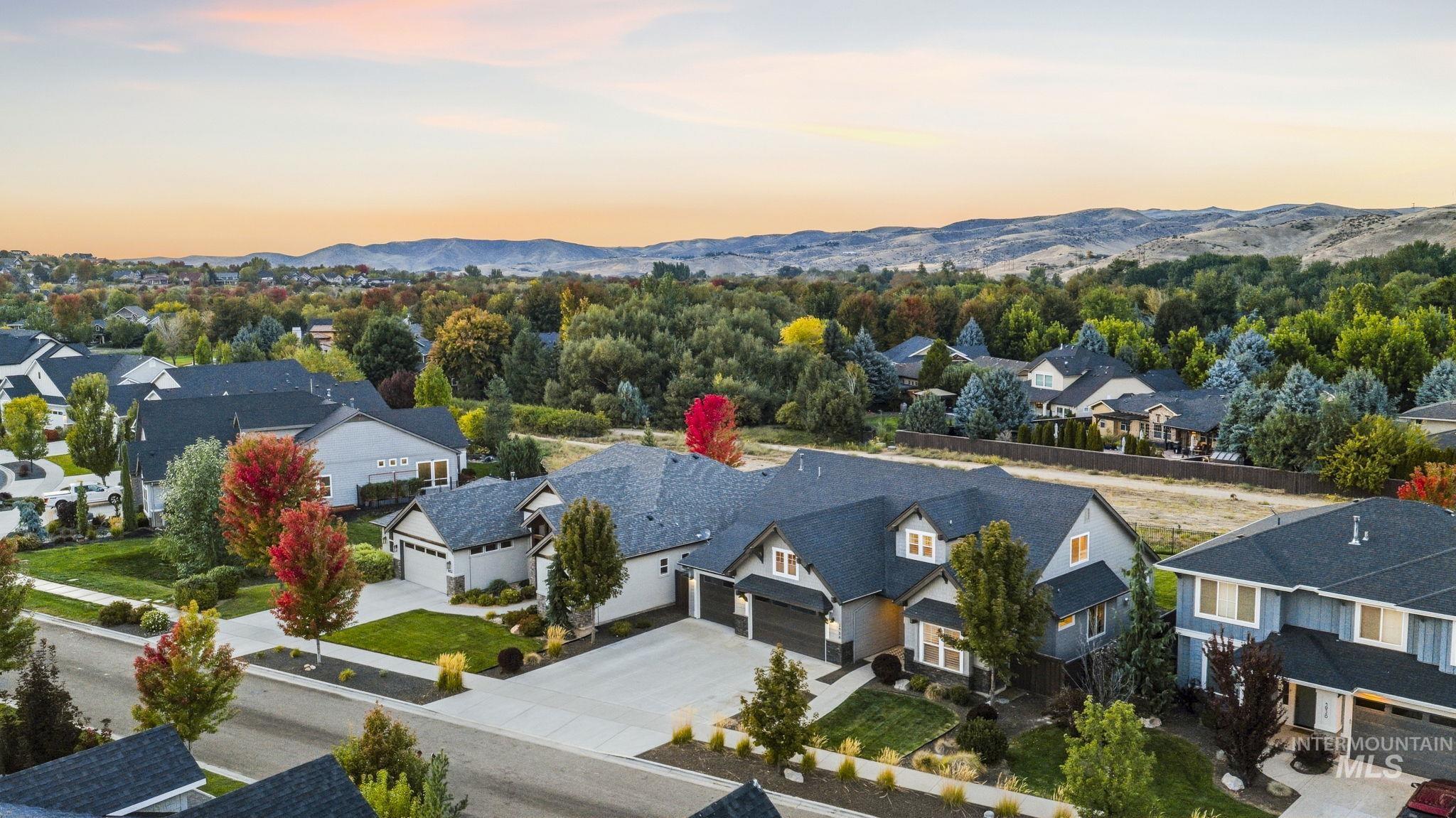 3936 W Farm View Drive, Boise, Idaho 83714, 3 Bedrooms, 3 Bathrooms, Residential For Sale, Price $999,000, 99003743
