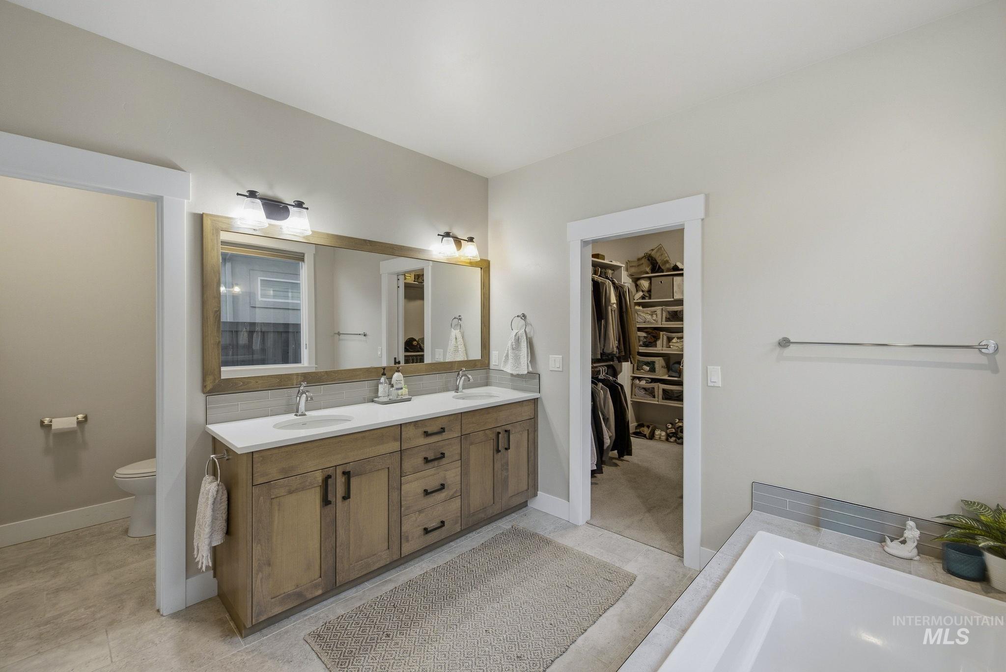 3936 W Farm View Drive, Boise, Idaho 83714, 3 Bedrooms, 3 Bathrooms, Residential For Sale, Price $999,000, 99003743
