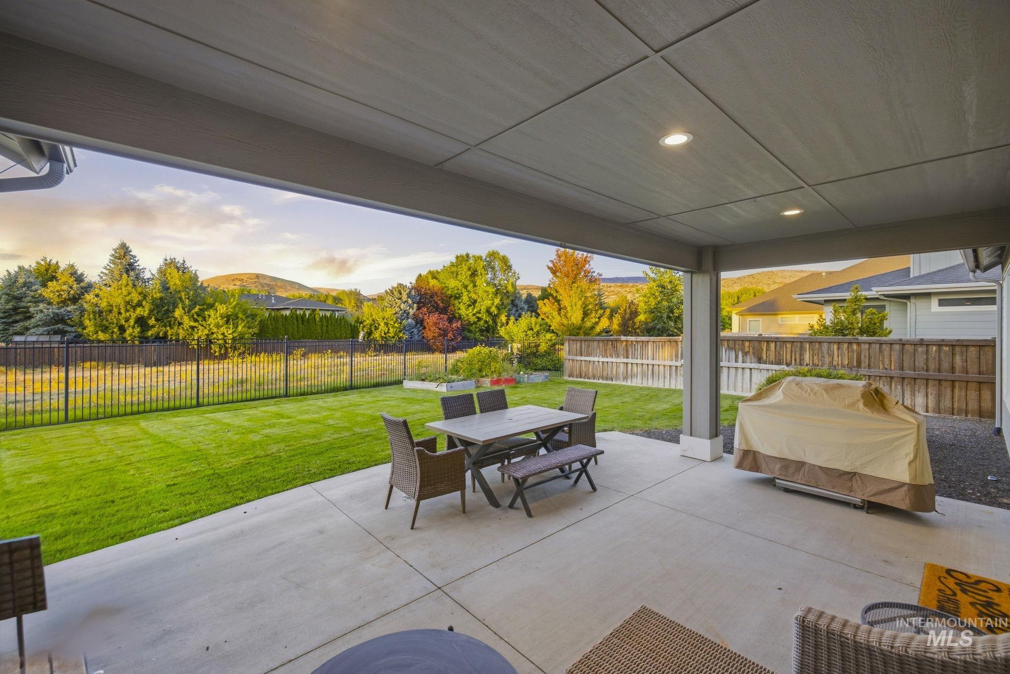 3936 W Farm View Drive, Boise, Idaho 83714, 3 Bedrooms, 3 Bathrooms, Residential For Sale, Price $999,000, 99003743